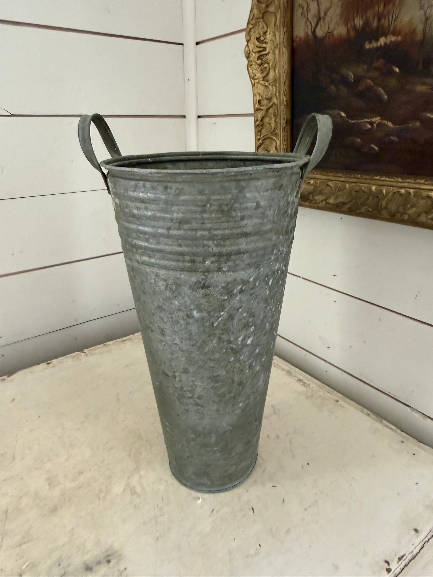 Age galvanized, French flower bucket