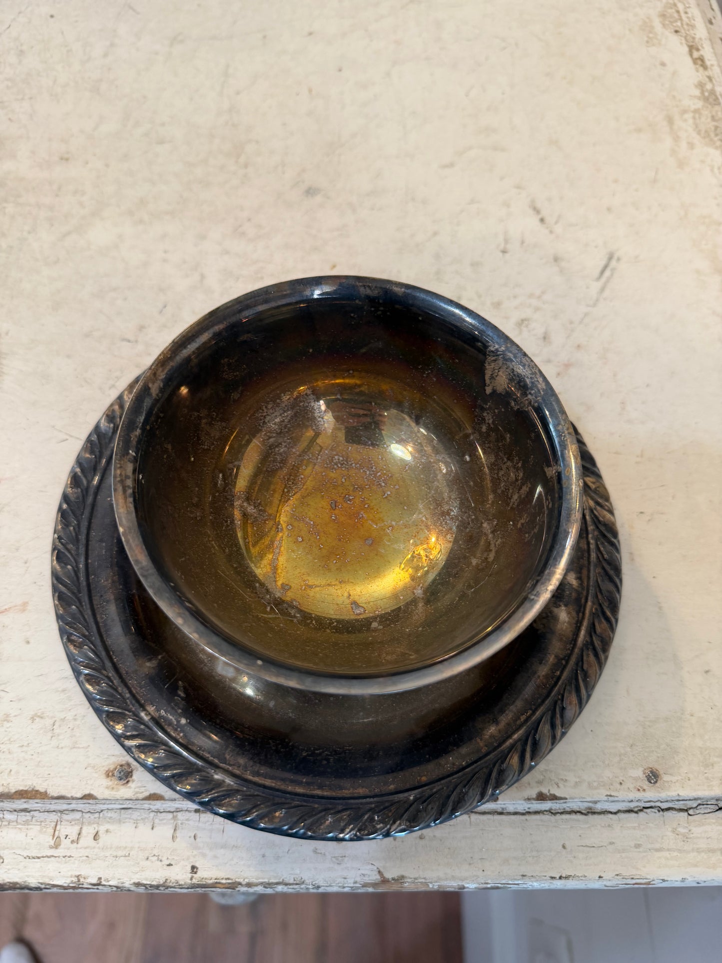Oneida silver-plated gravy bowl with an attached underplate