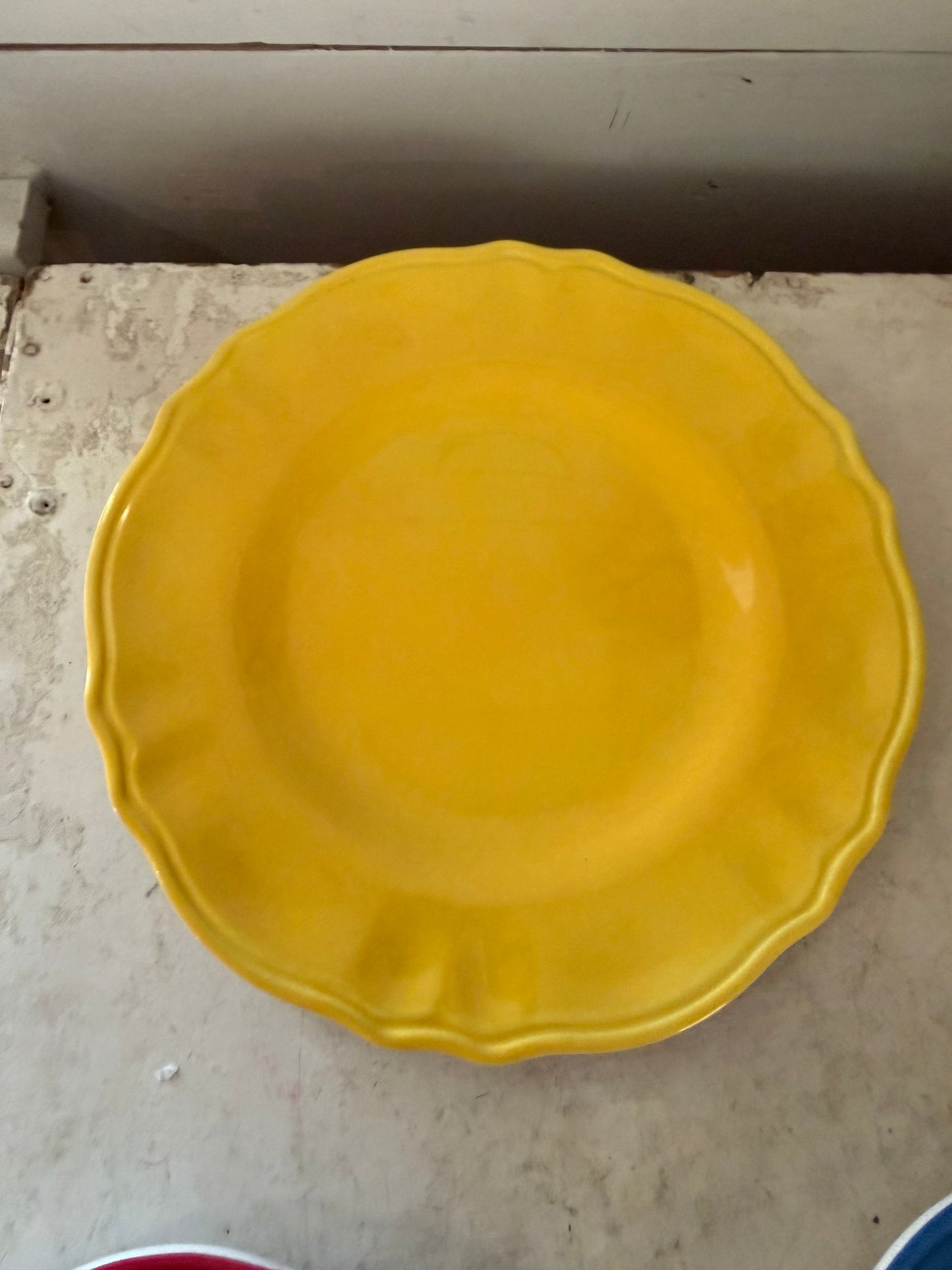 Set of 8 multi-color scalloped-edge melamine dinner & lunch plates Wei Lifestyle