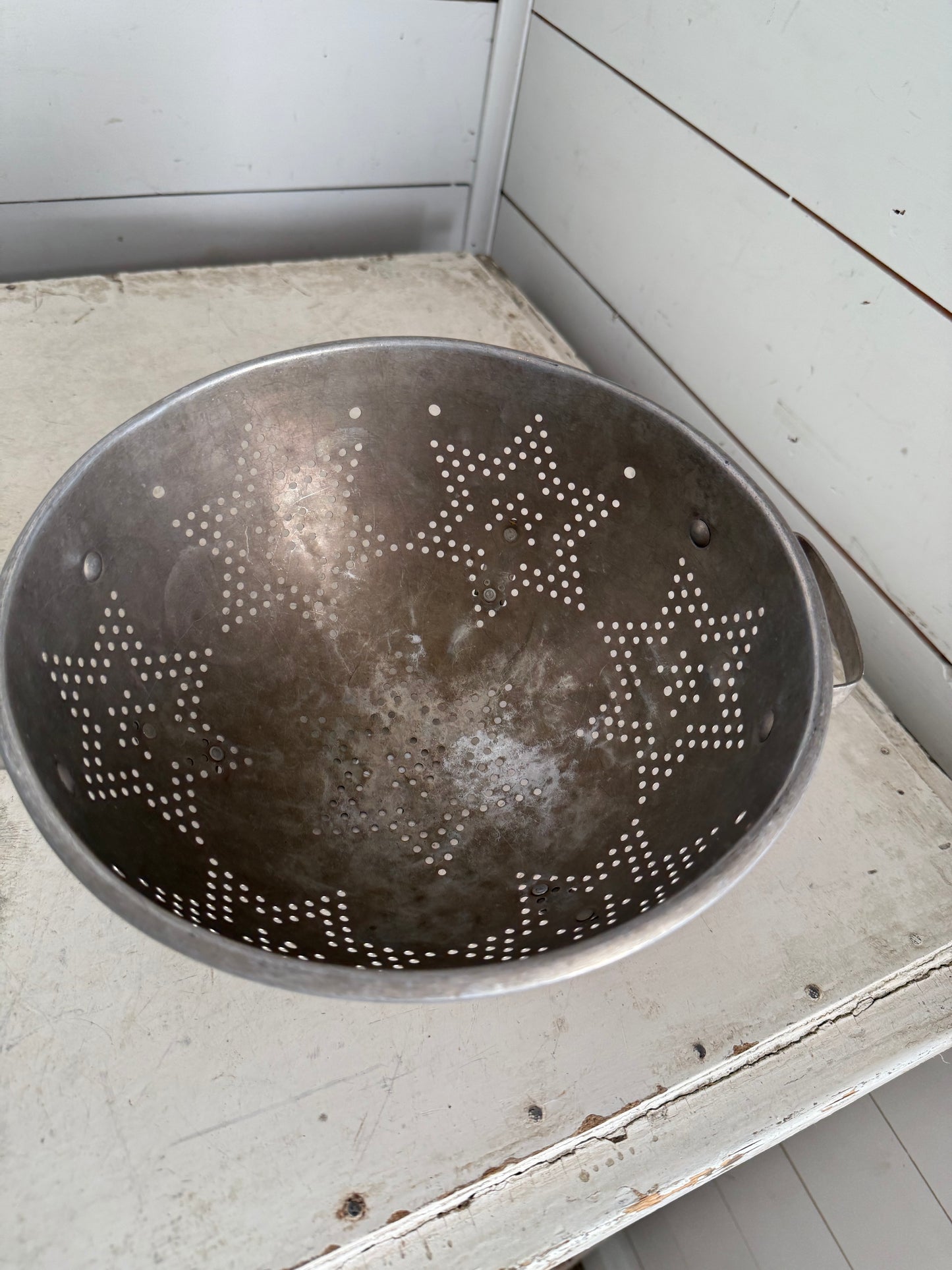 Vintage aluminum star colander missing feet