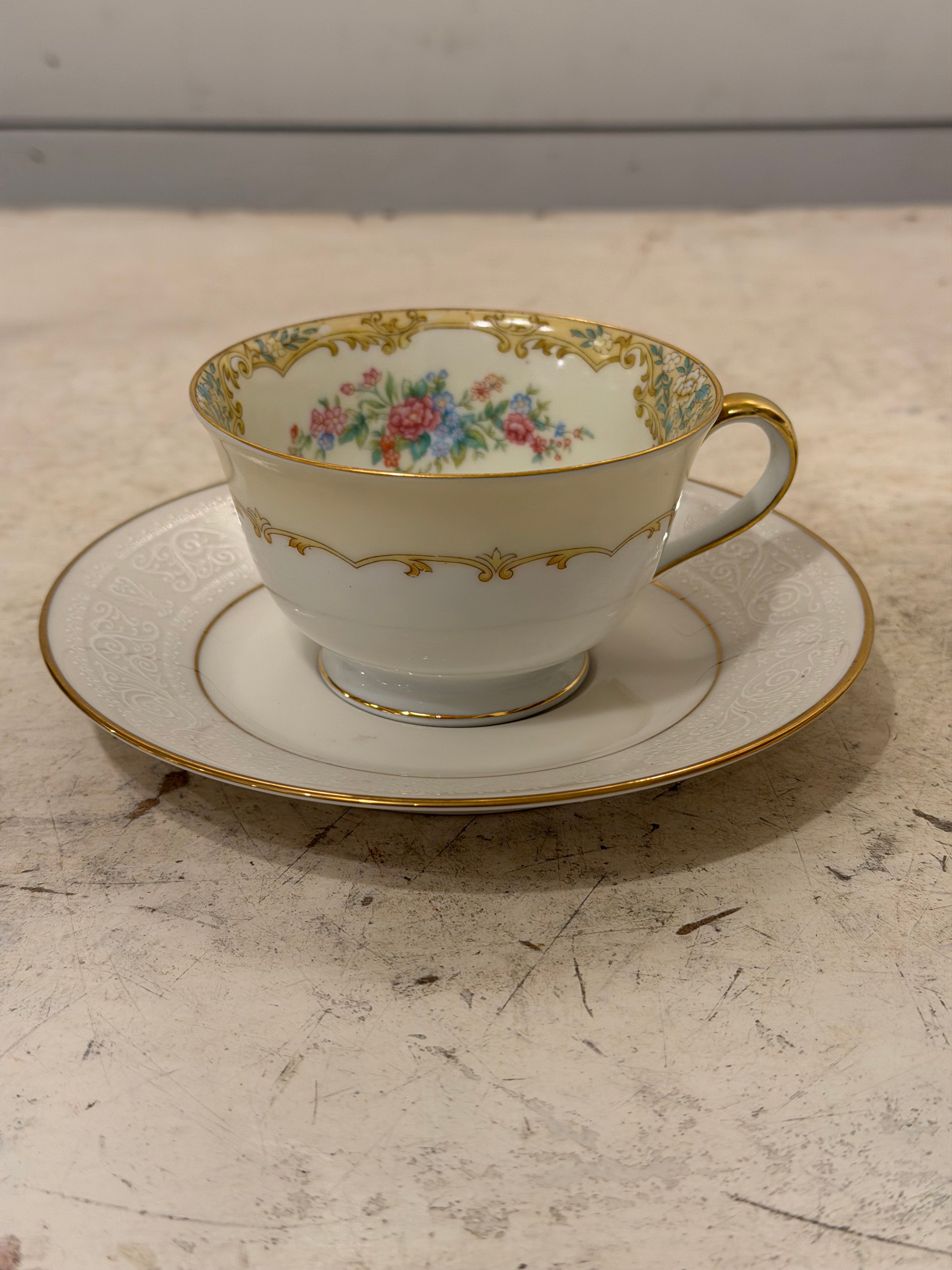 Vintage Noritake Japan Cup/Saucer Set Flower Pattern with Gold Trim