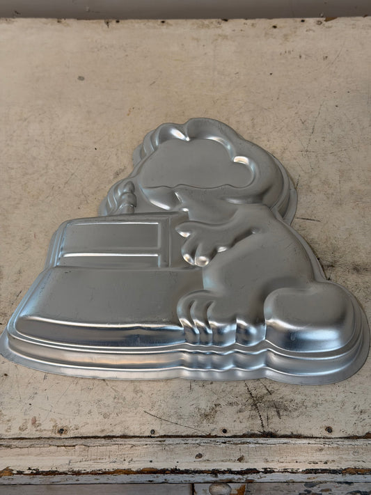Wilton Garfield aluminum cake pan