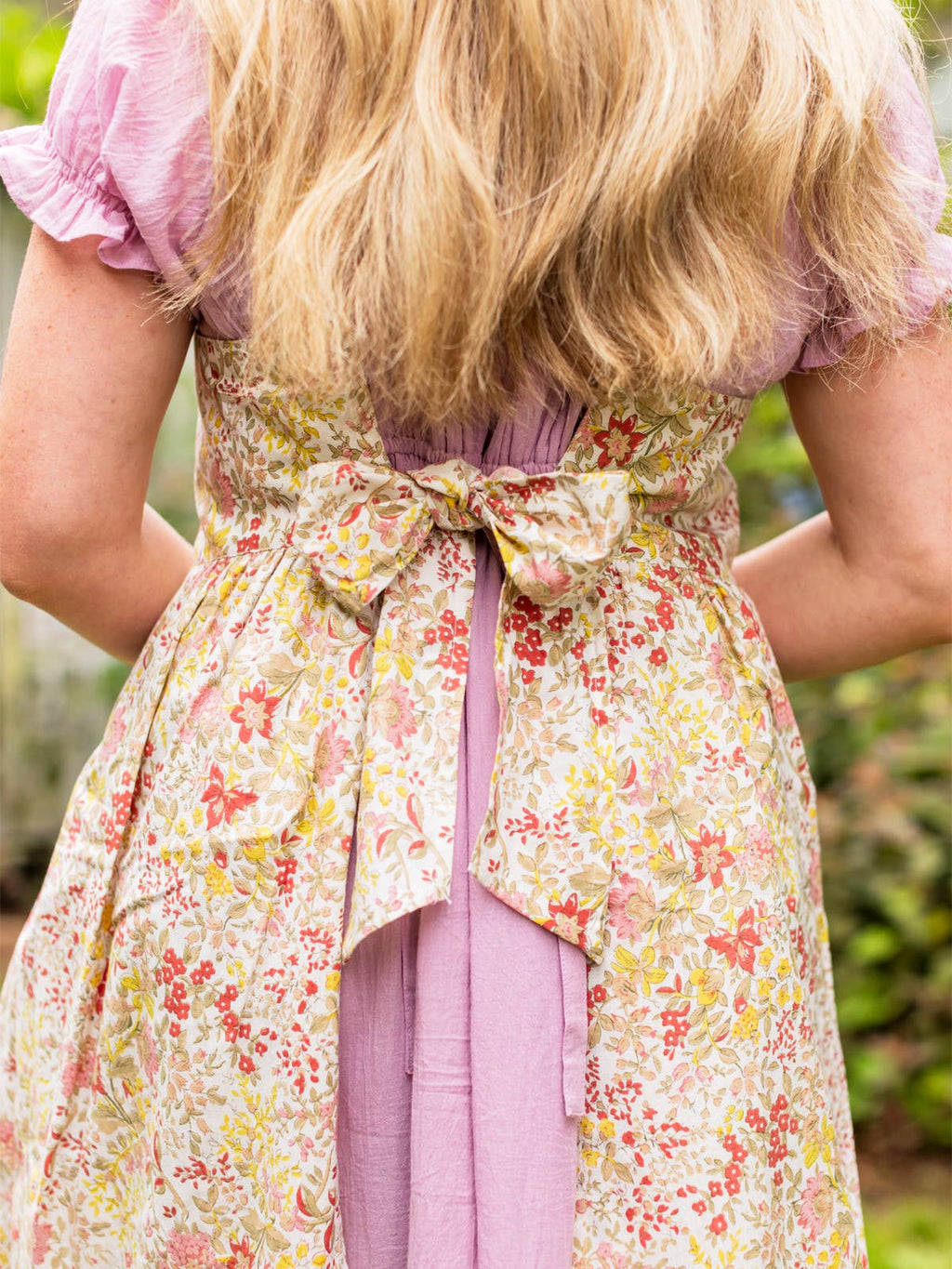 Penelope Ruffle Farmhouse Apron - Ivory