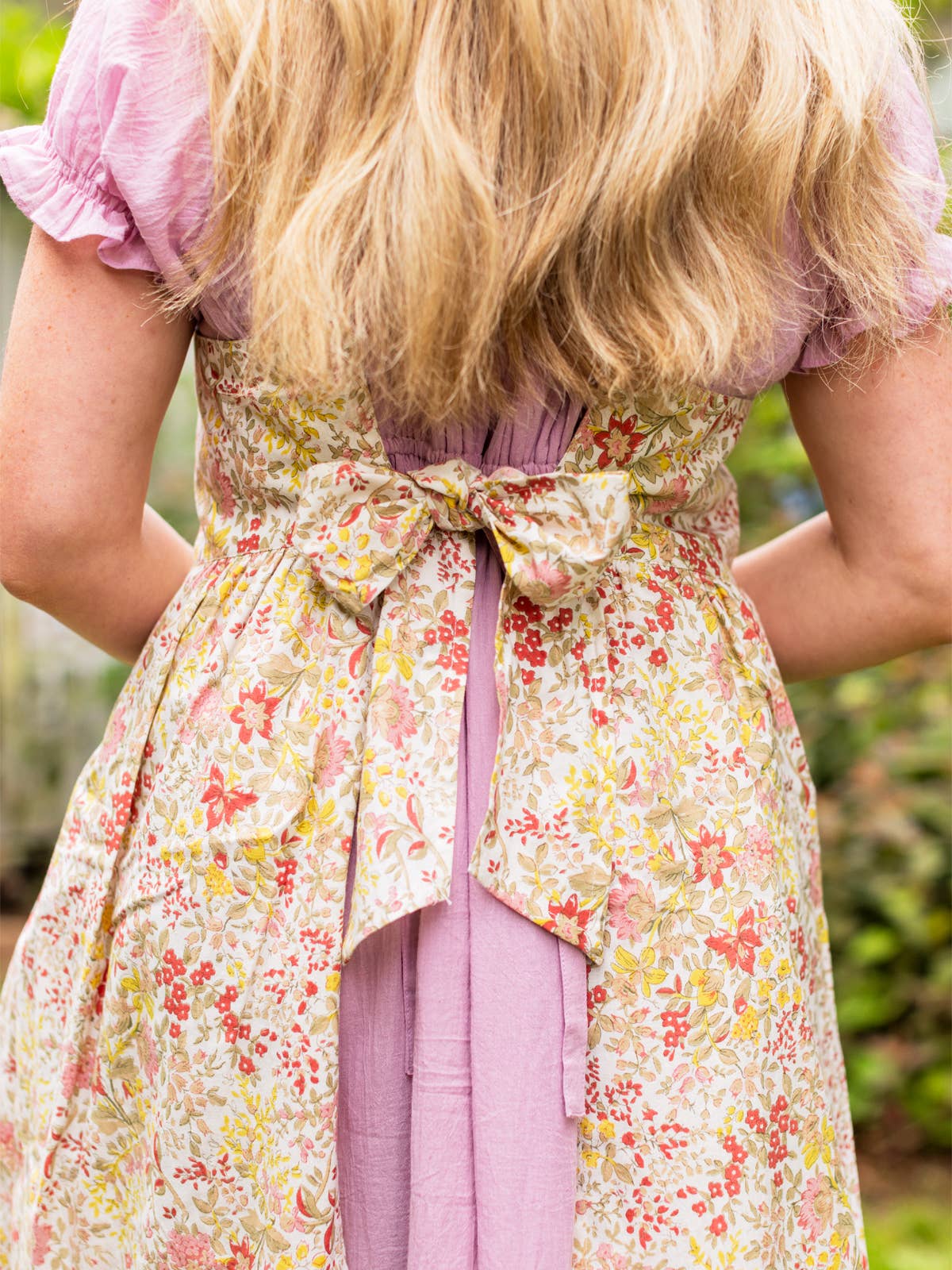 Penelope Ruffle Farmhouse Apron - Ivory