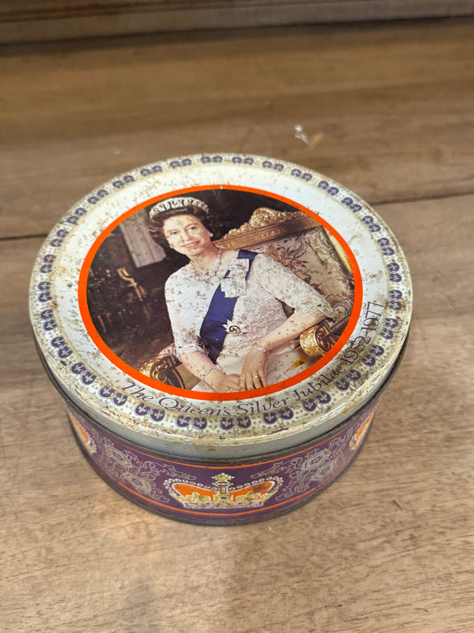 Queen Elizabeth II Silver Jubilee Round Decorative Metal Bisquit Tin Royal Purple, Christmas Gift,  Bisquit Tin