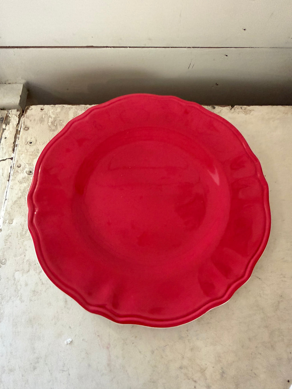 Set of 8 multi-color scalloped-edge melamine dinner & lunch plates Wei Lifestyle