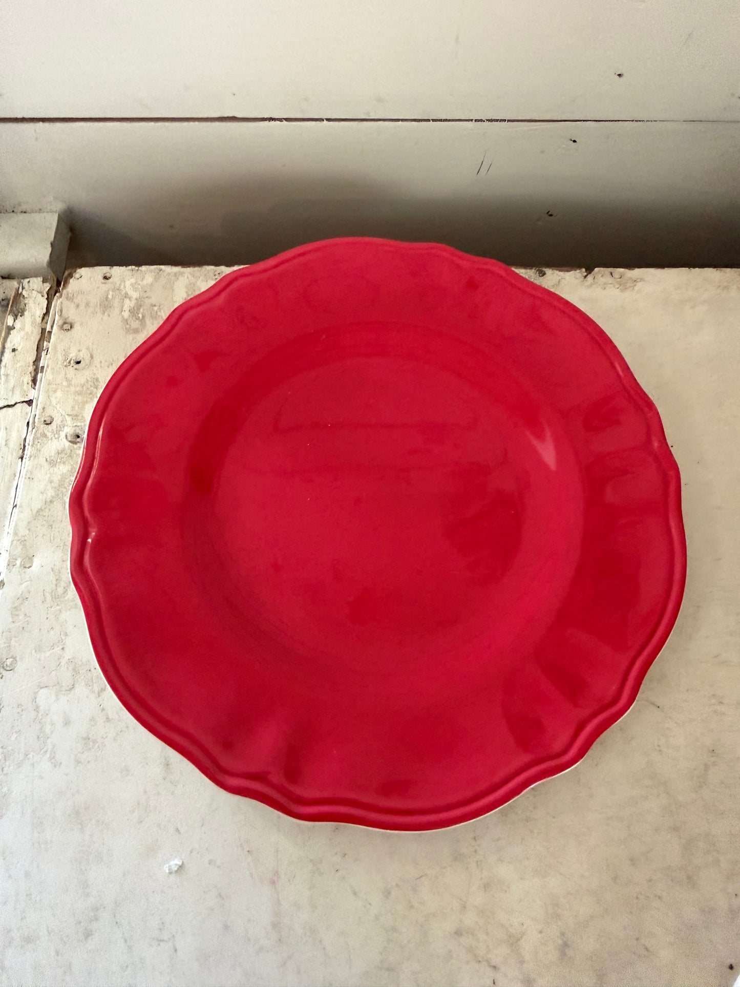 Set of 8 multi-color scalloped-edge melamine dinner & lunch plates Wei Lifestyle