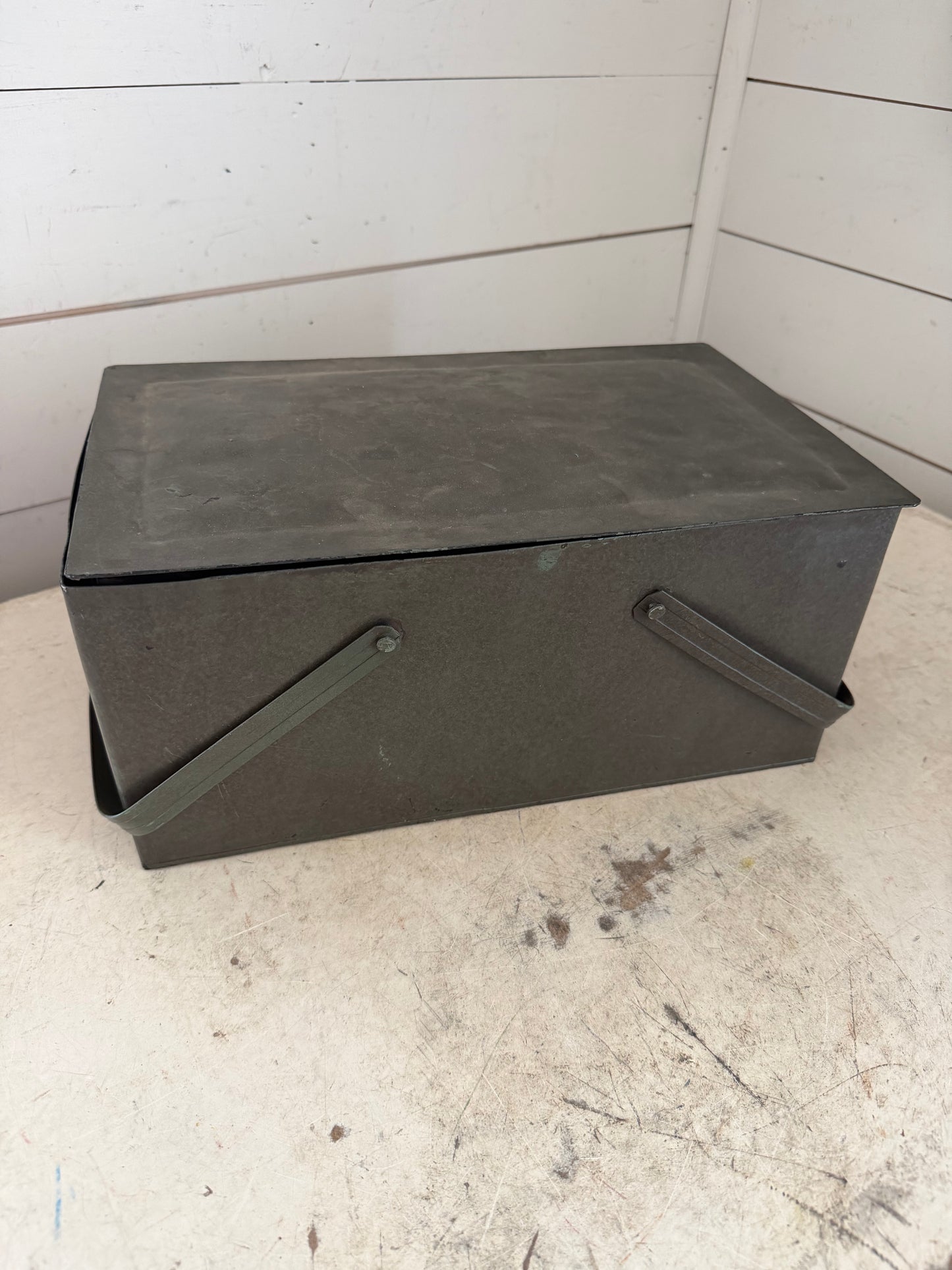Vintage Style Metal Box will get makeover