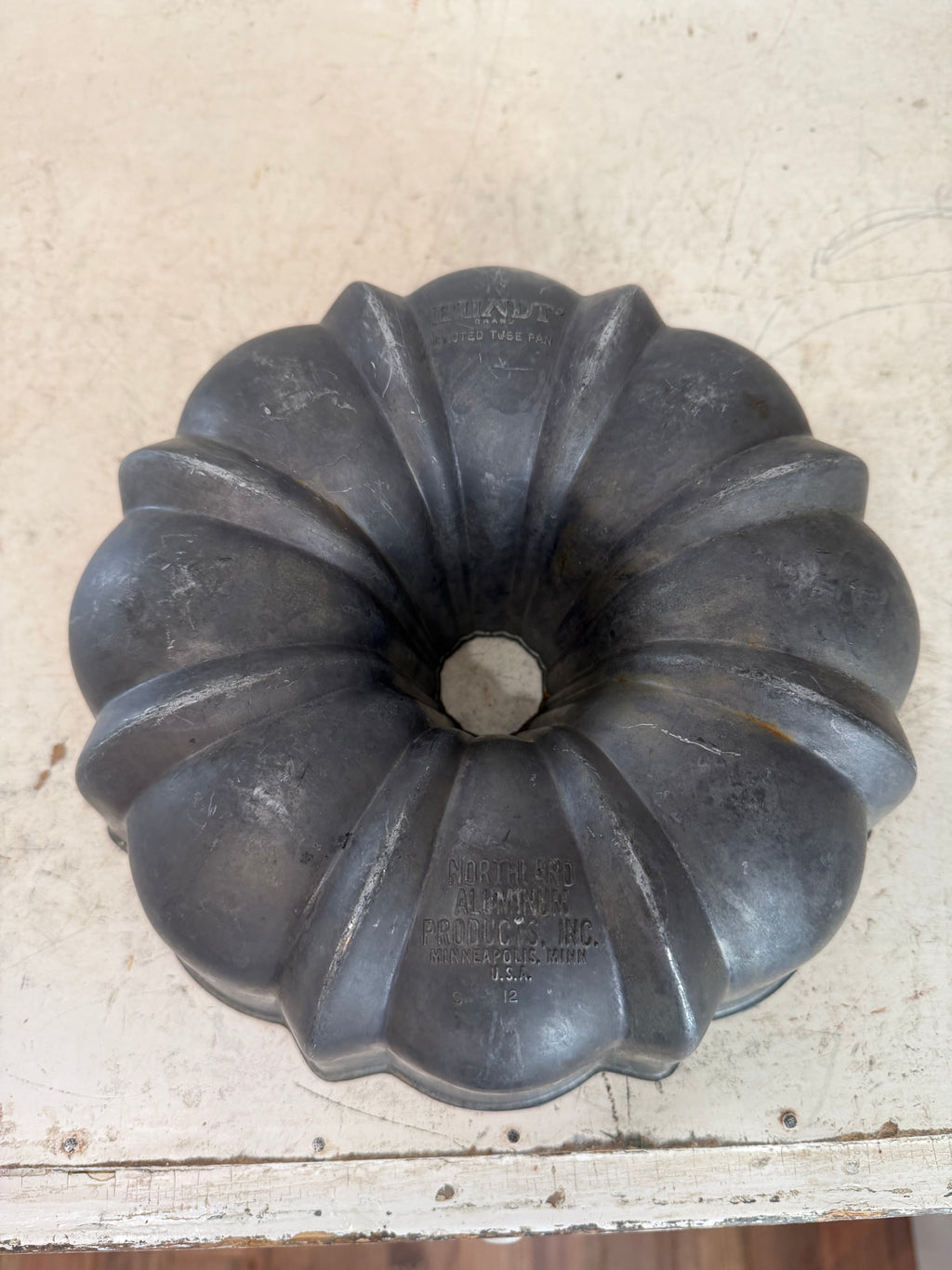Vintage Northland aluminum Bundt pan