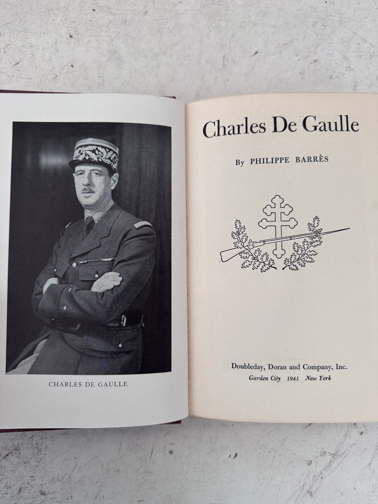 Charles de Gaulle - Book