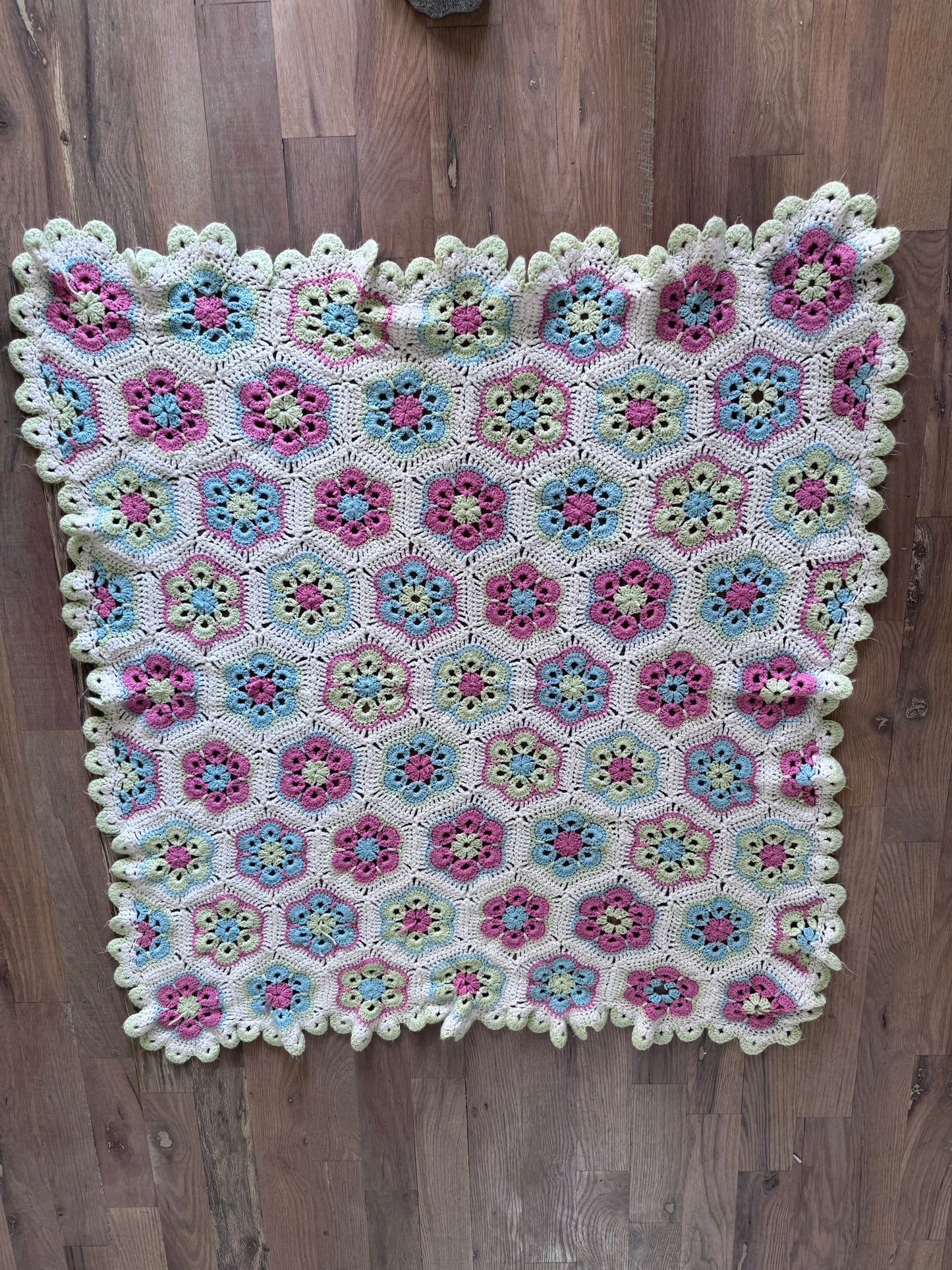 Vintage Daisy “Monet’s Garden” Afghan