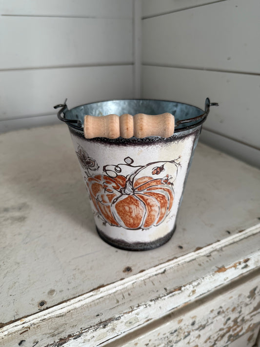 Small Pumpkin Bucket