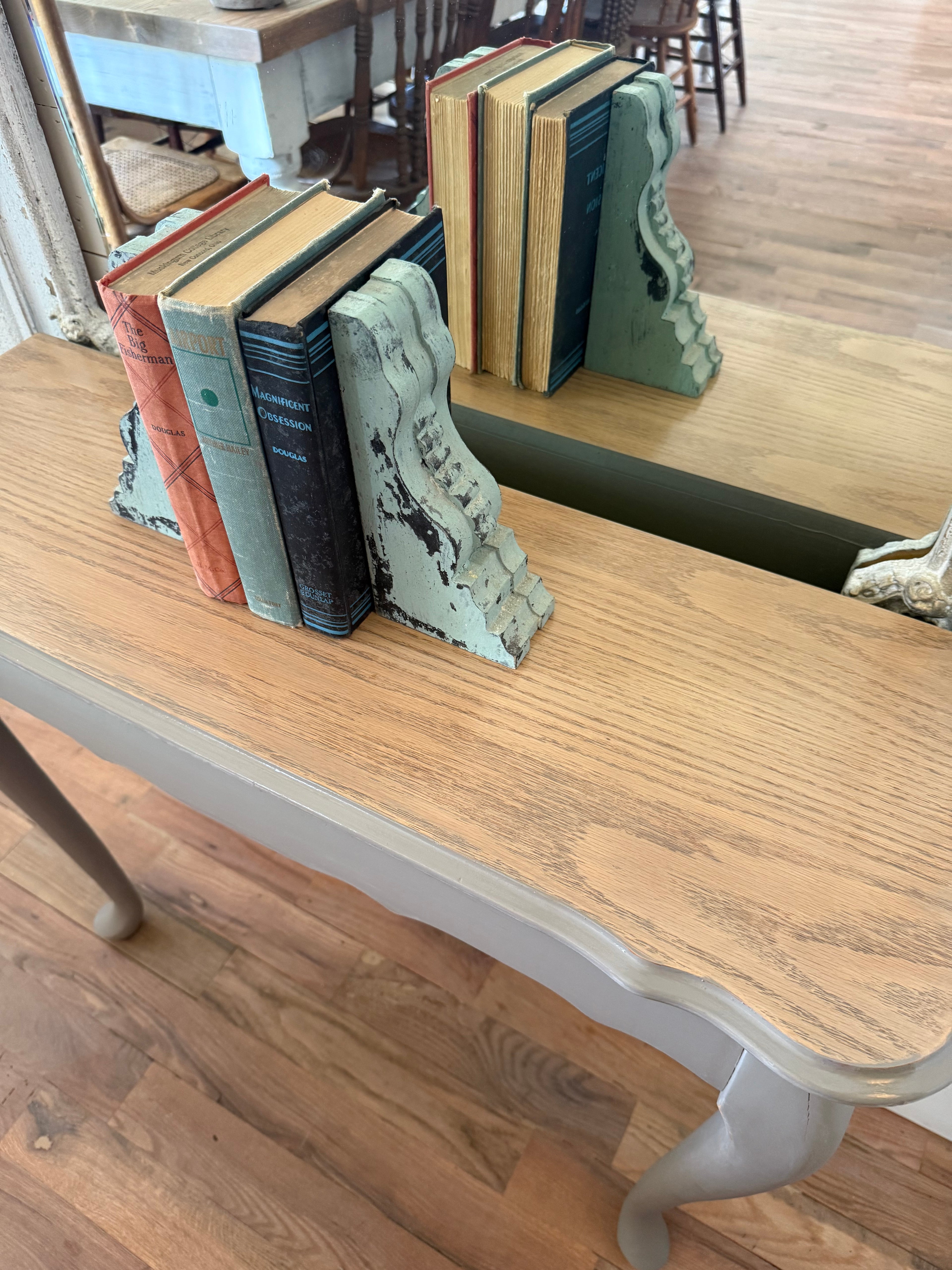 French Provincial Entry Table