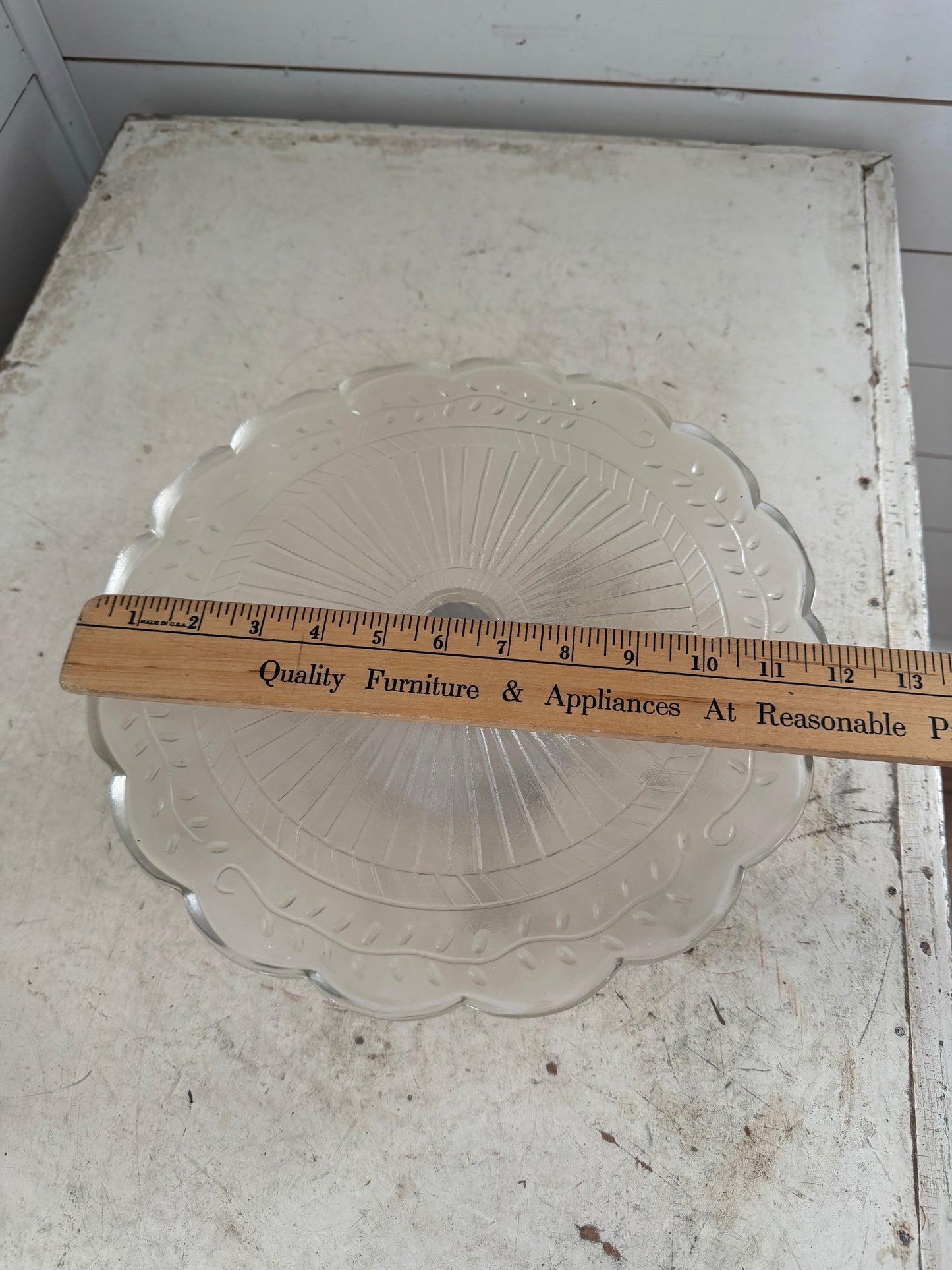 Glass wreath cake stand 11” - no dome
