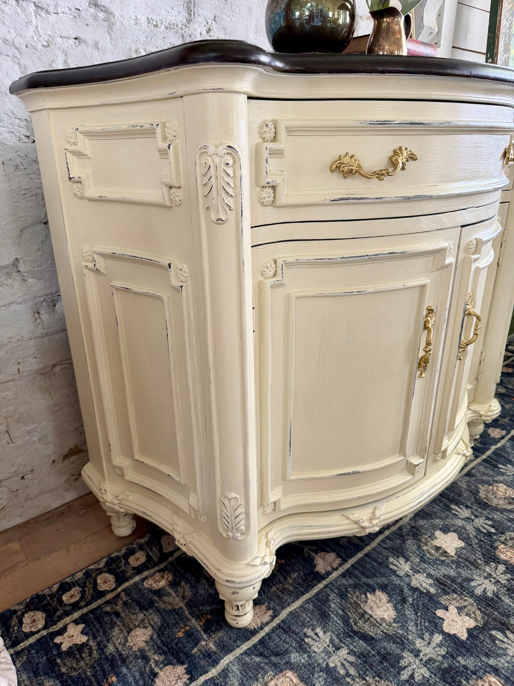 Curvy French Style Buffet