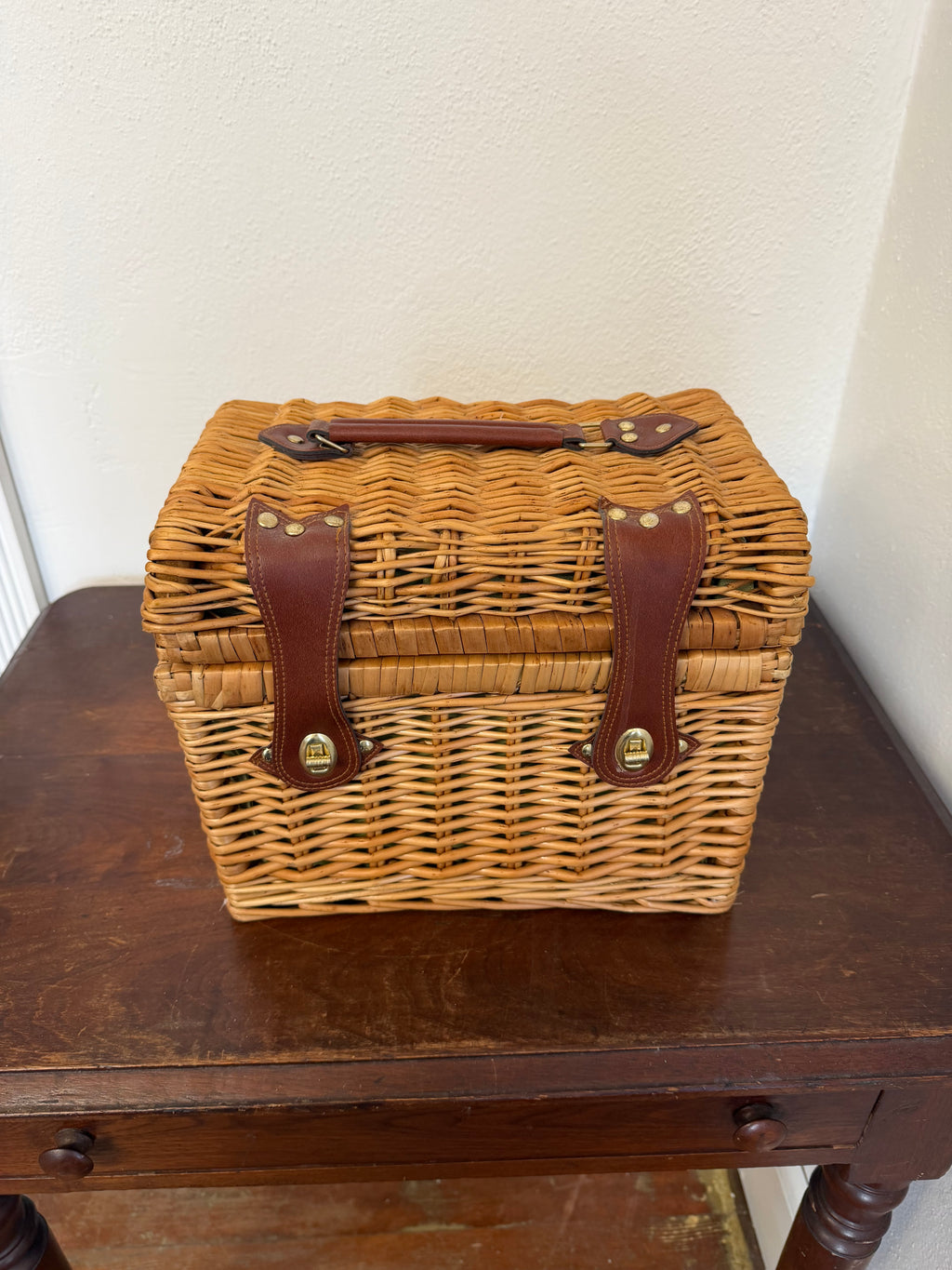 Wicker Picnic Basket Set For 2 - Includes Glasses & Opener