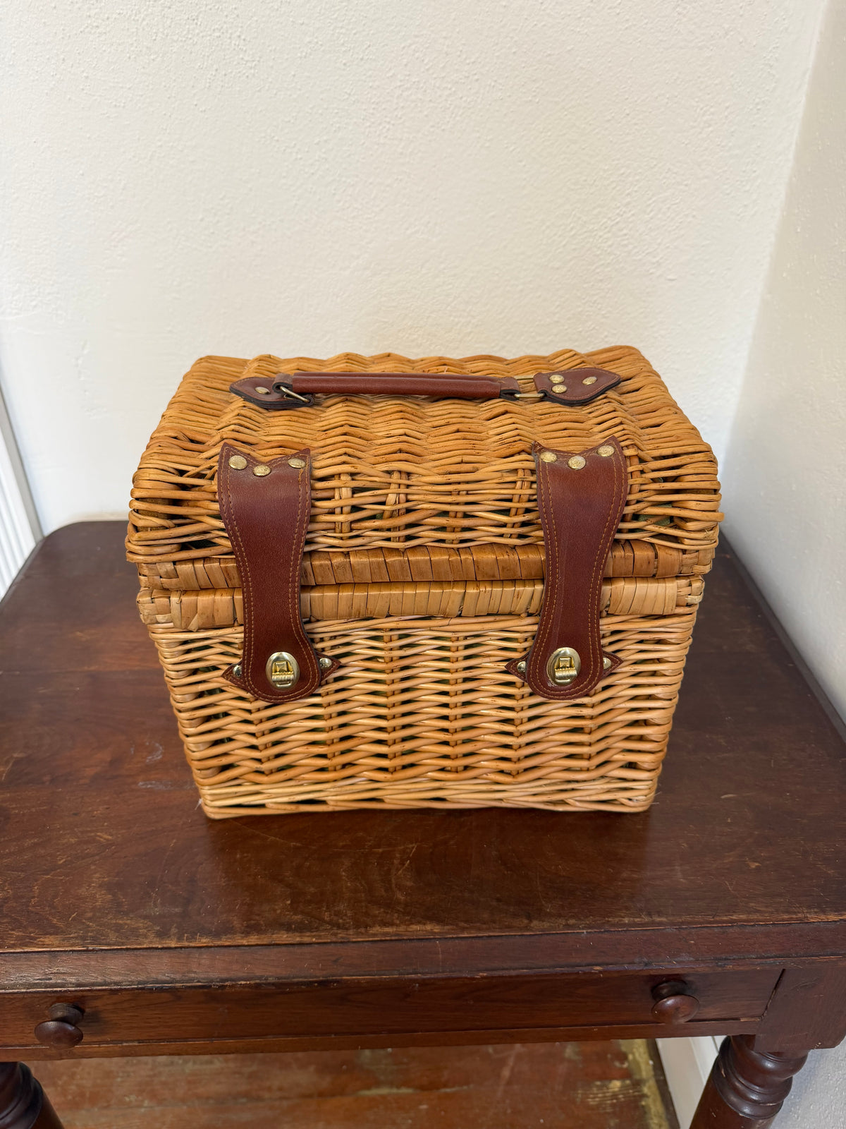 Wicker Picnic Basket Set For 2 - Includes Glasses & Opener