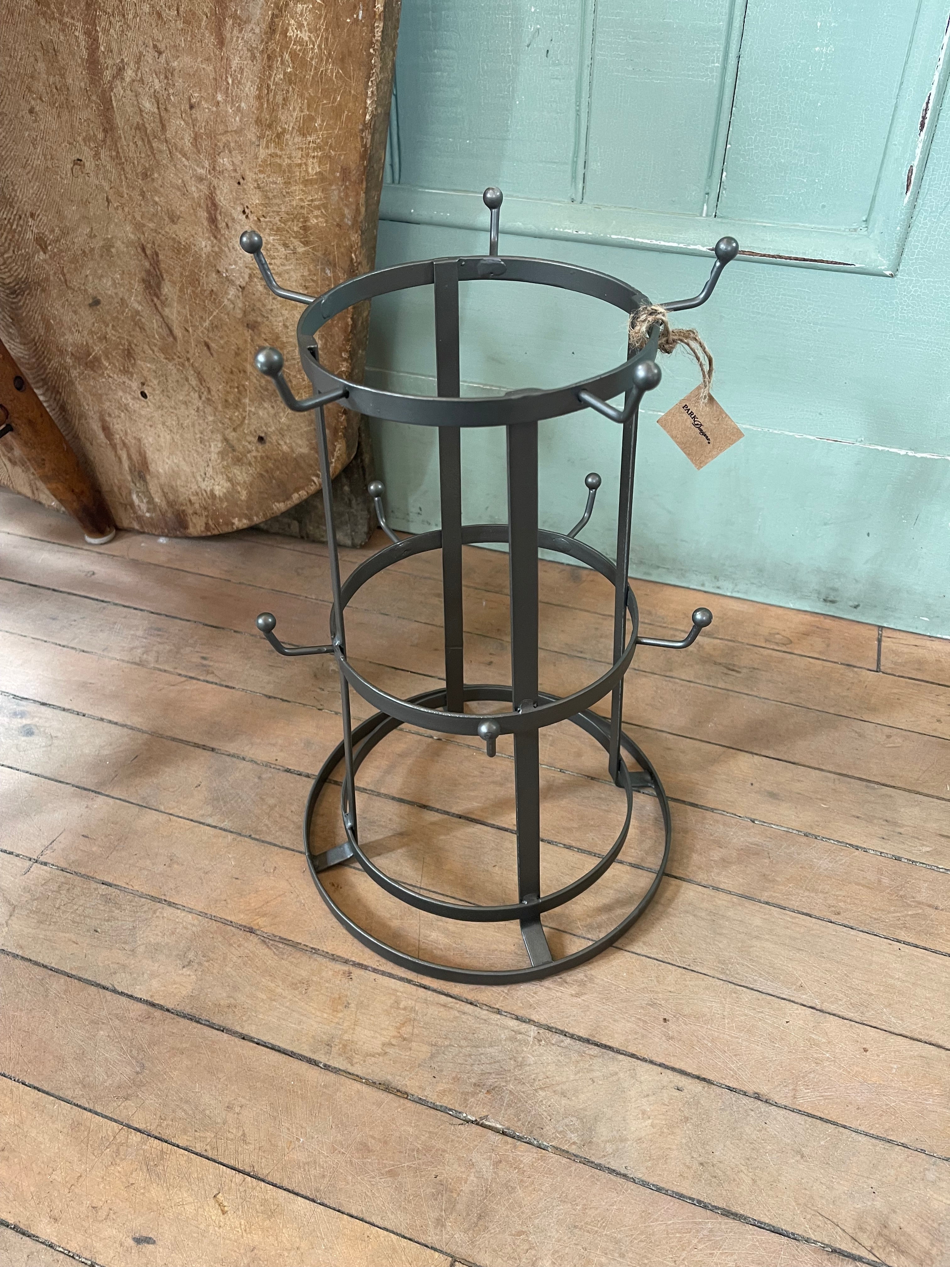 Vintage Style Metal Mug Rack