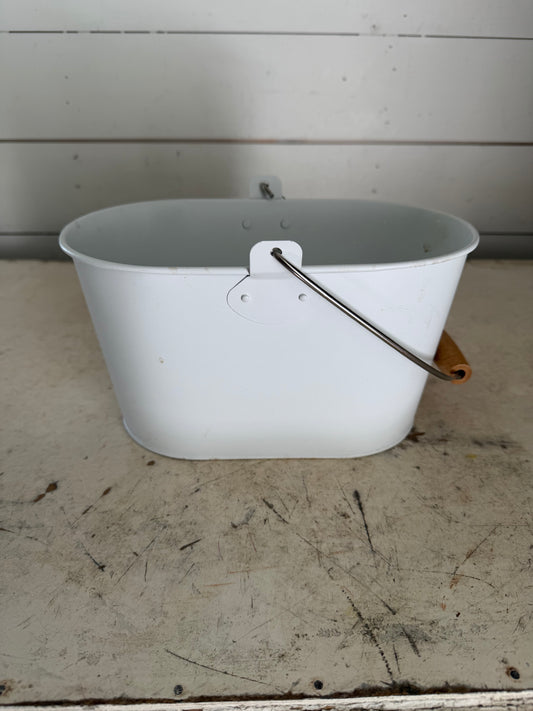 White Metal Cleaning Caddy Will Get Makeover