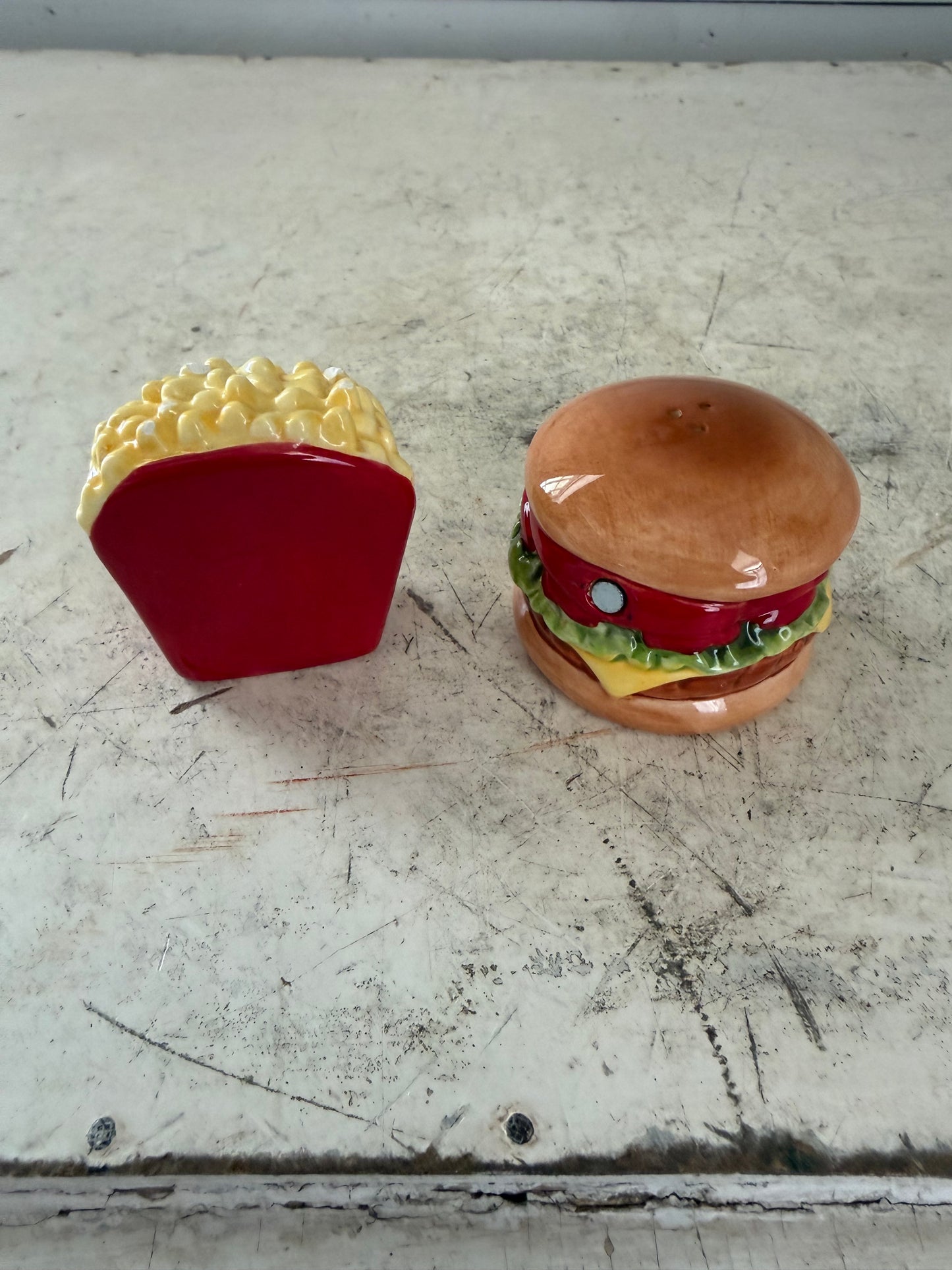 Pacific Giftware Hamburger and Fries Magnetic Salt and Pepper Shakers - Has some small chips