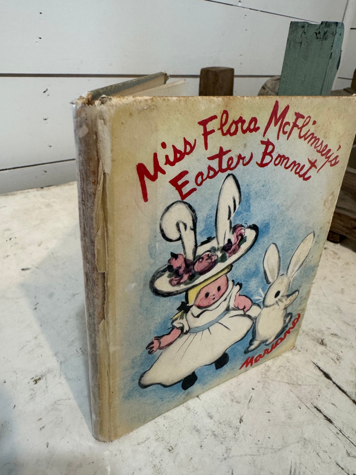 Miss Flora McFlimsey's Easter Bonnet Mariana 1951