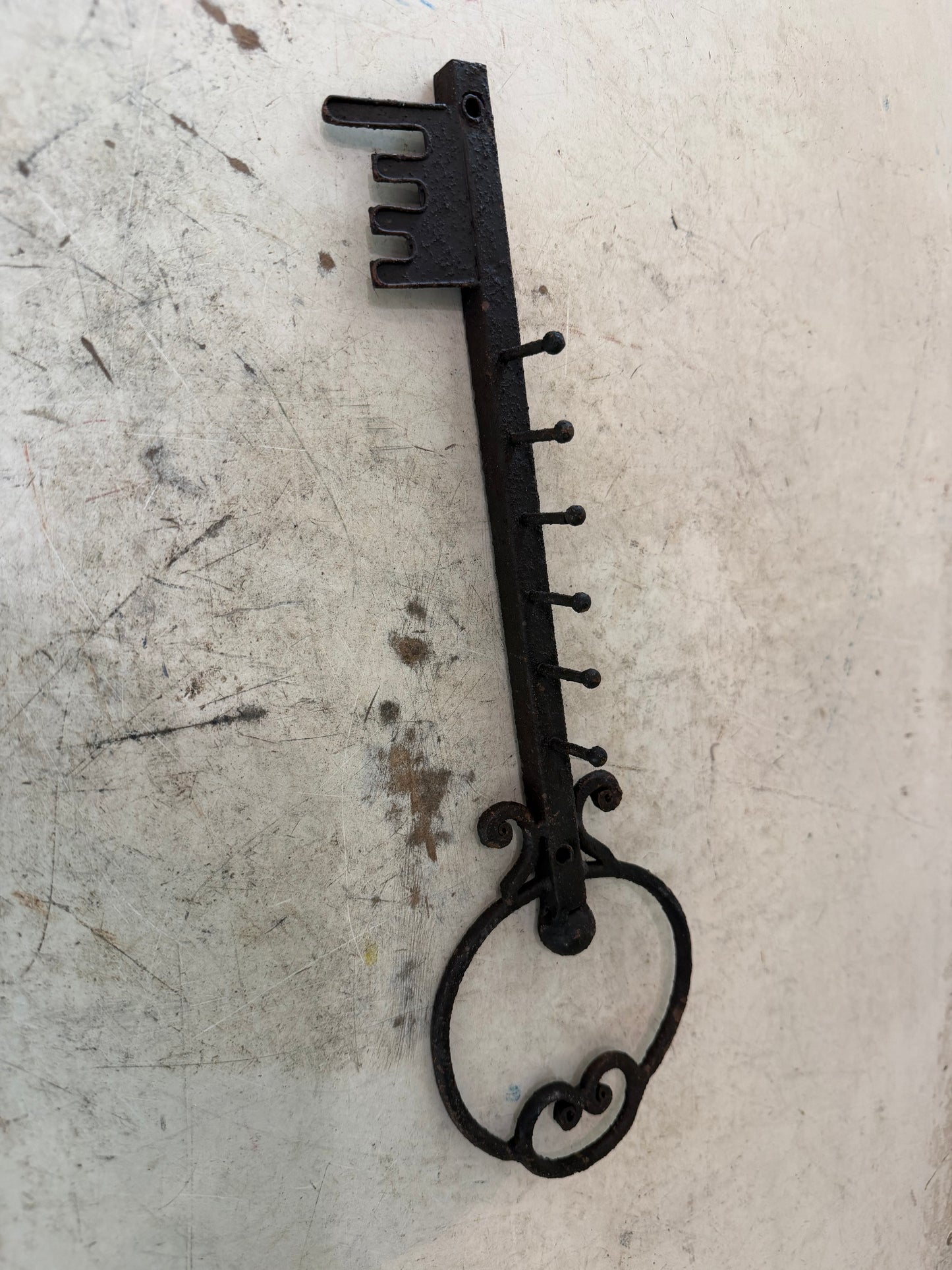 Metal key holder