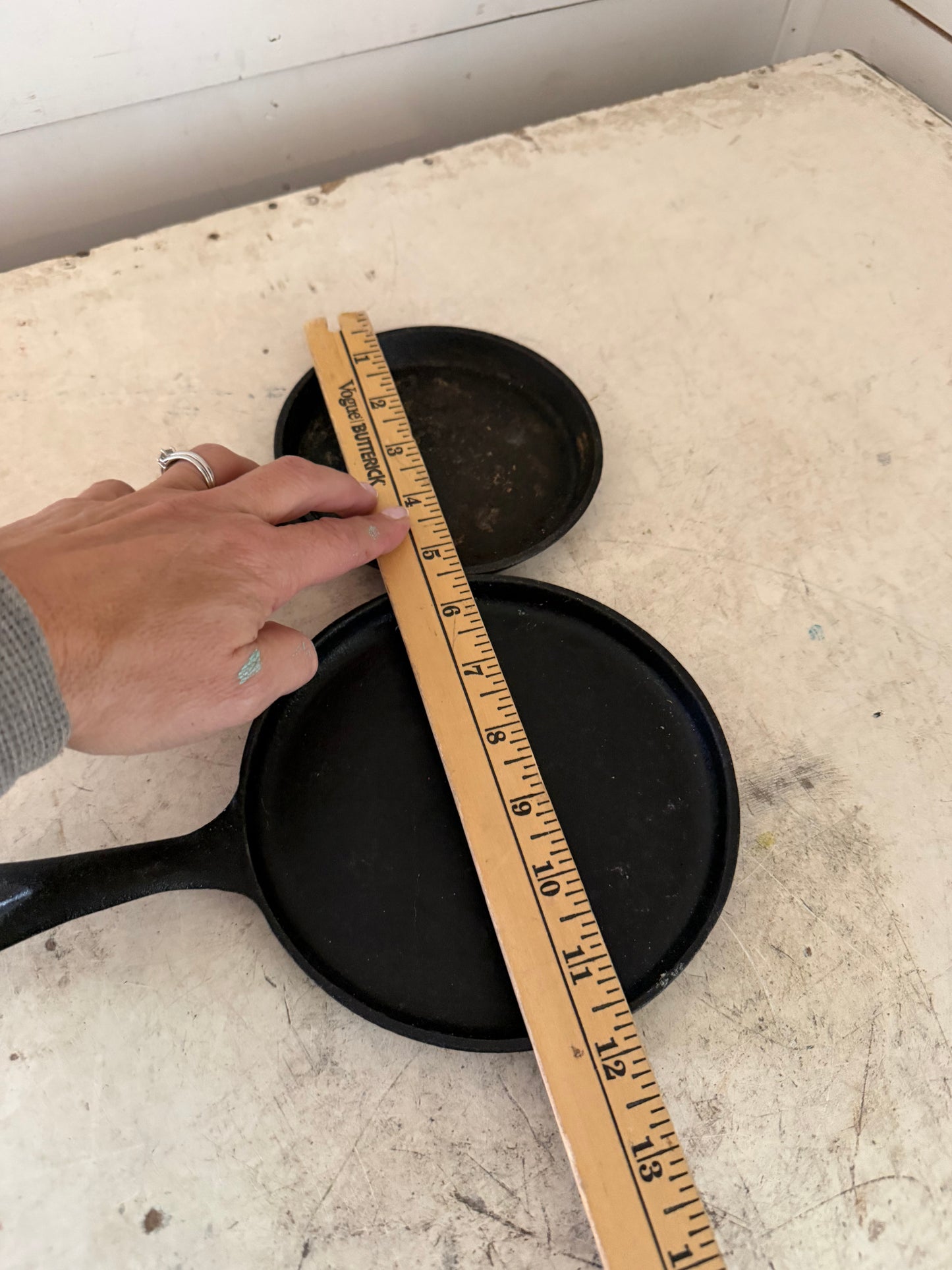 Set of cast-iron pans