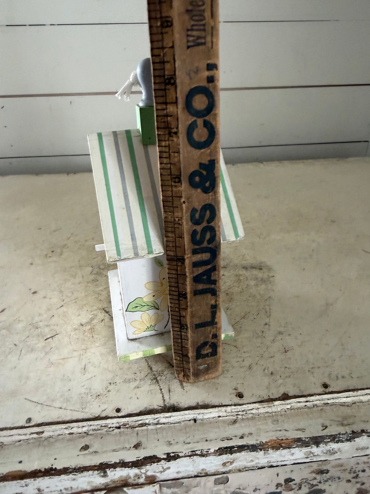 Small Birdhouse will get makeover