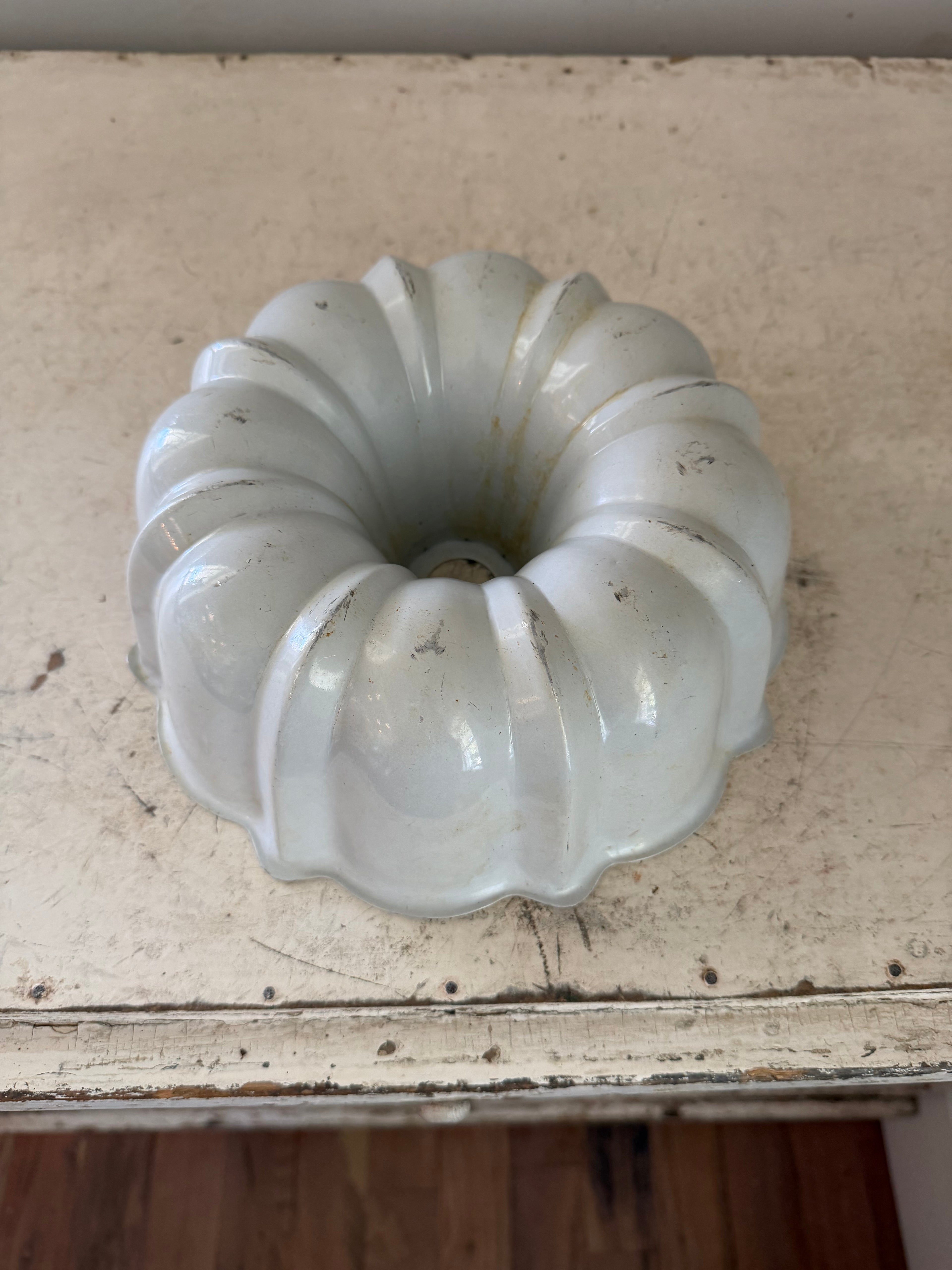 White Bundt Pan