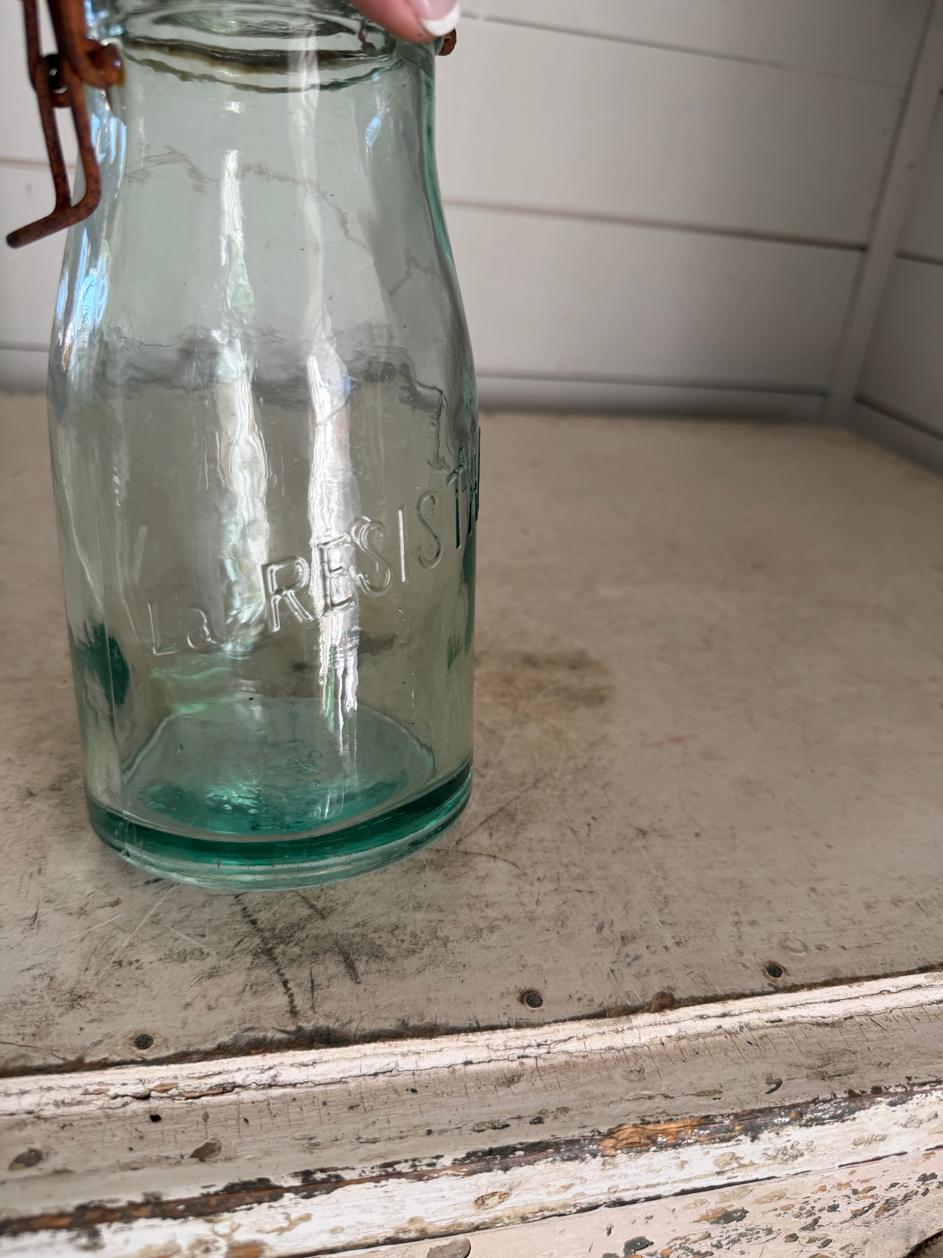 La Resisante French Canning Jar - has chiming lid as shown