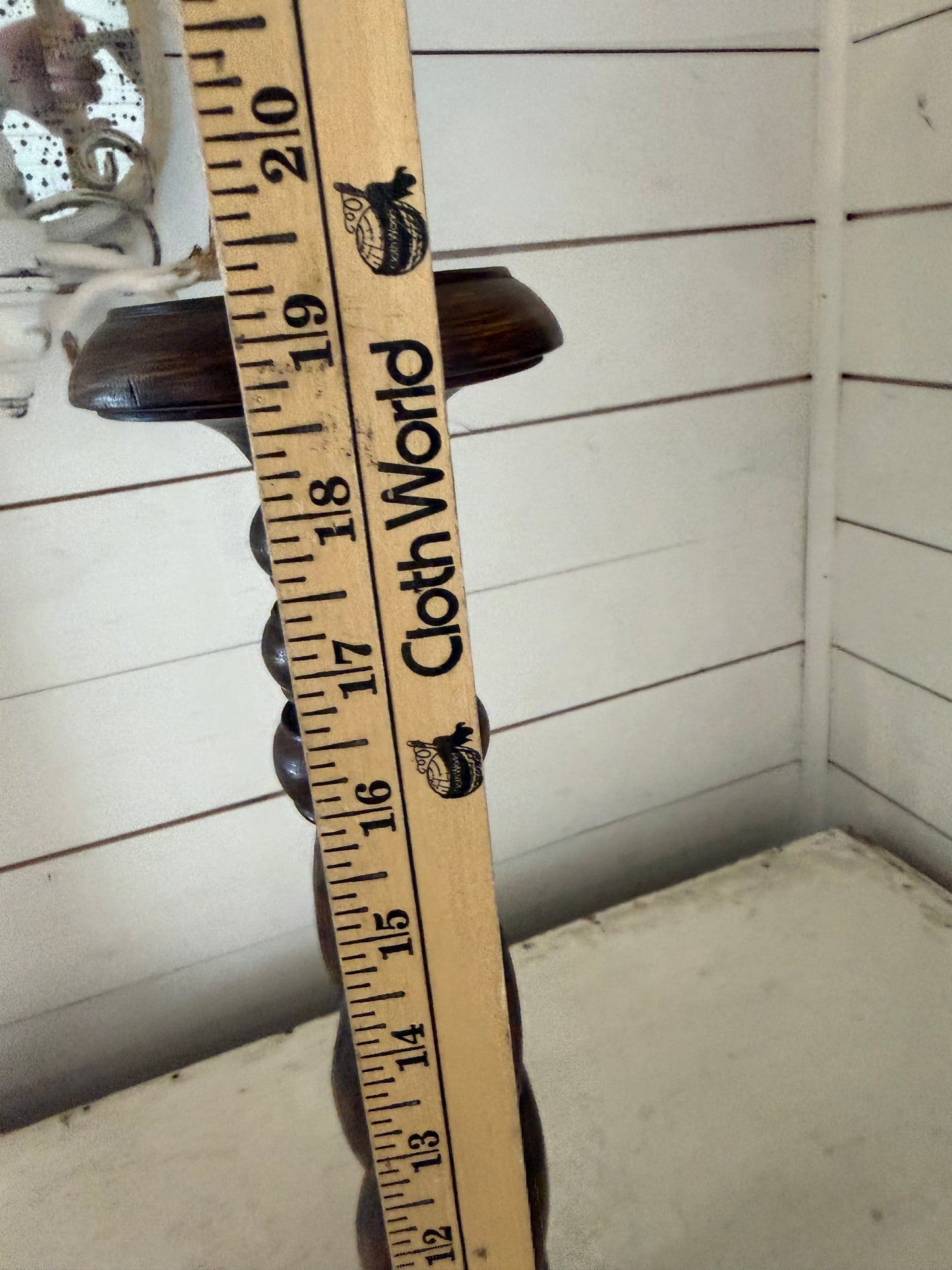 Twisted candlestick