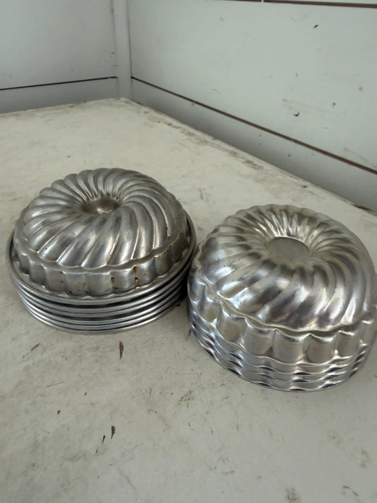 Set of vintage aluminum Jell-O molds mini