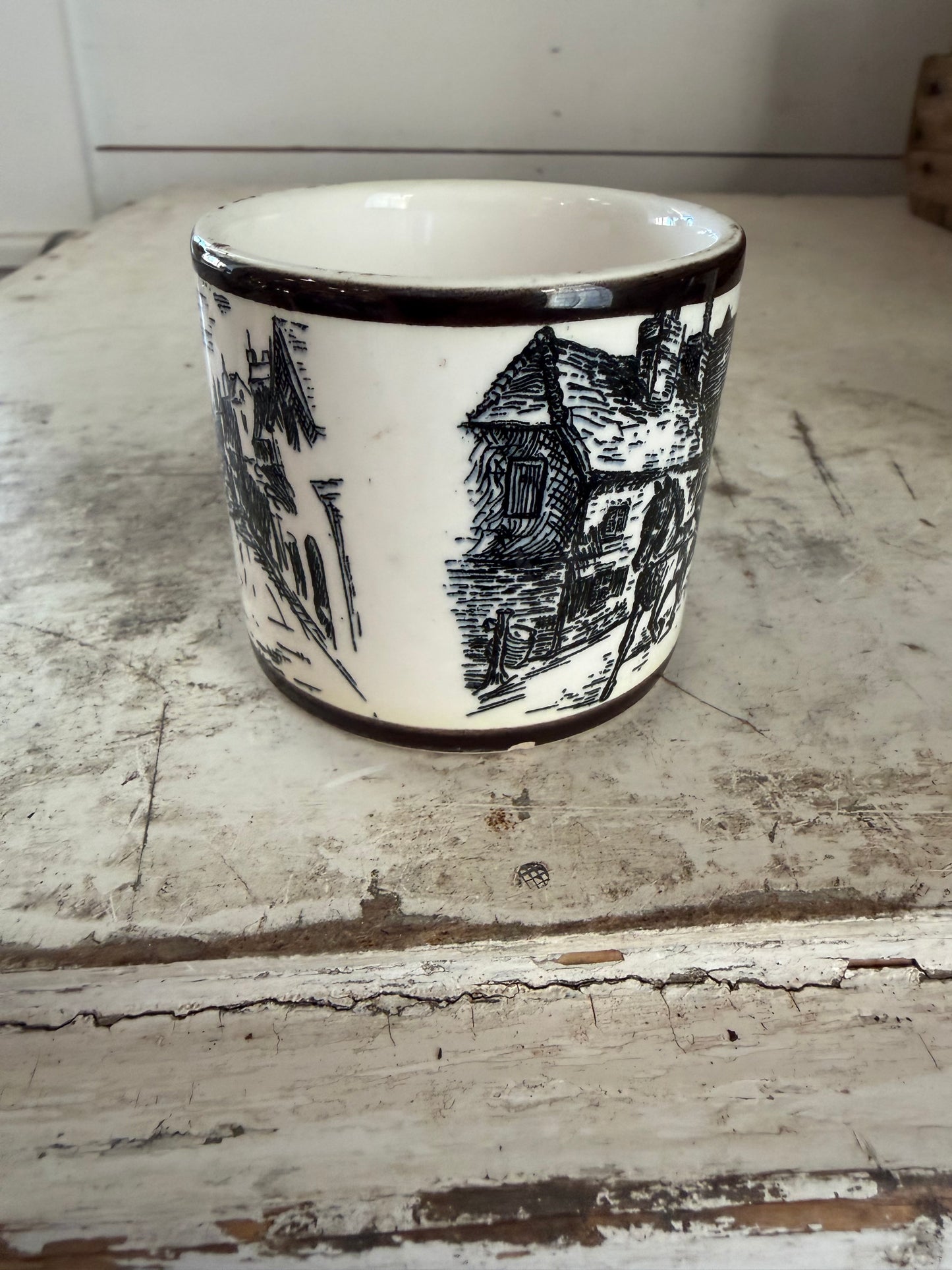 Vintage country scene mugs - set of 2 has small chips