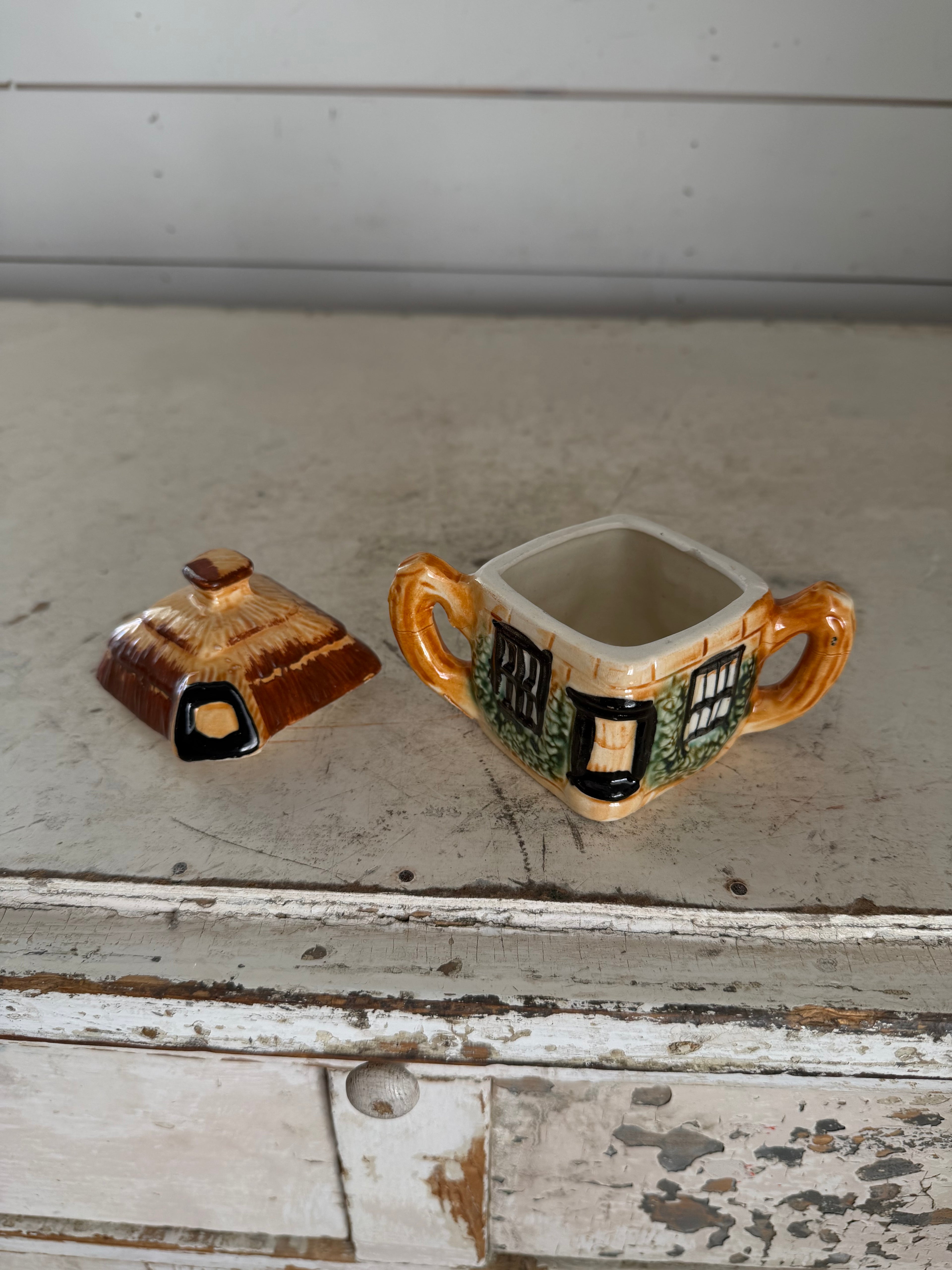 Vintage cottage ware sugar bowl with lid