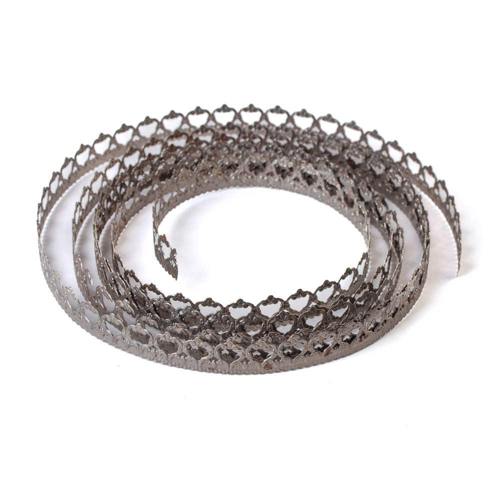 Flexible Stamped Heart Pattern Metal Lace Ribbon Border Trim 10-foot roll
