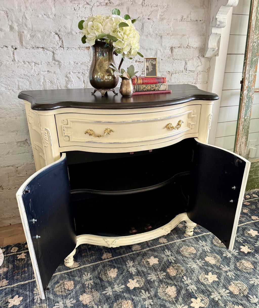 Curvy French Style Buffet