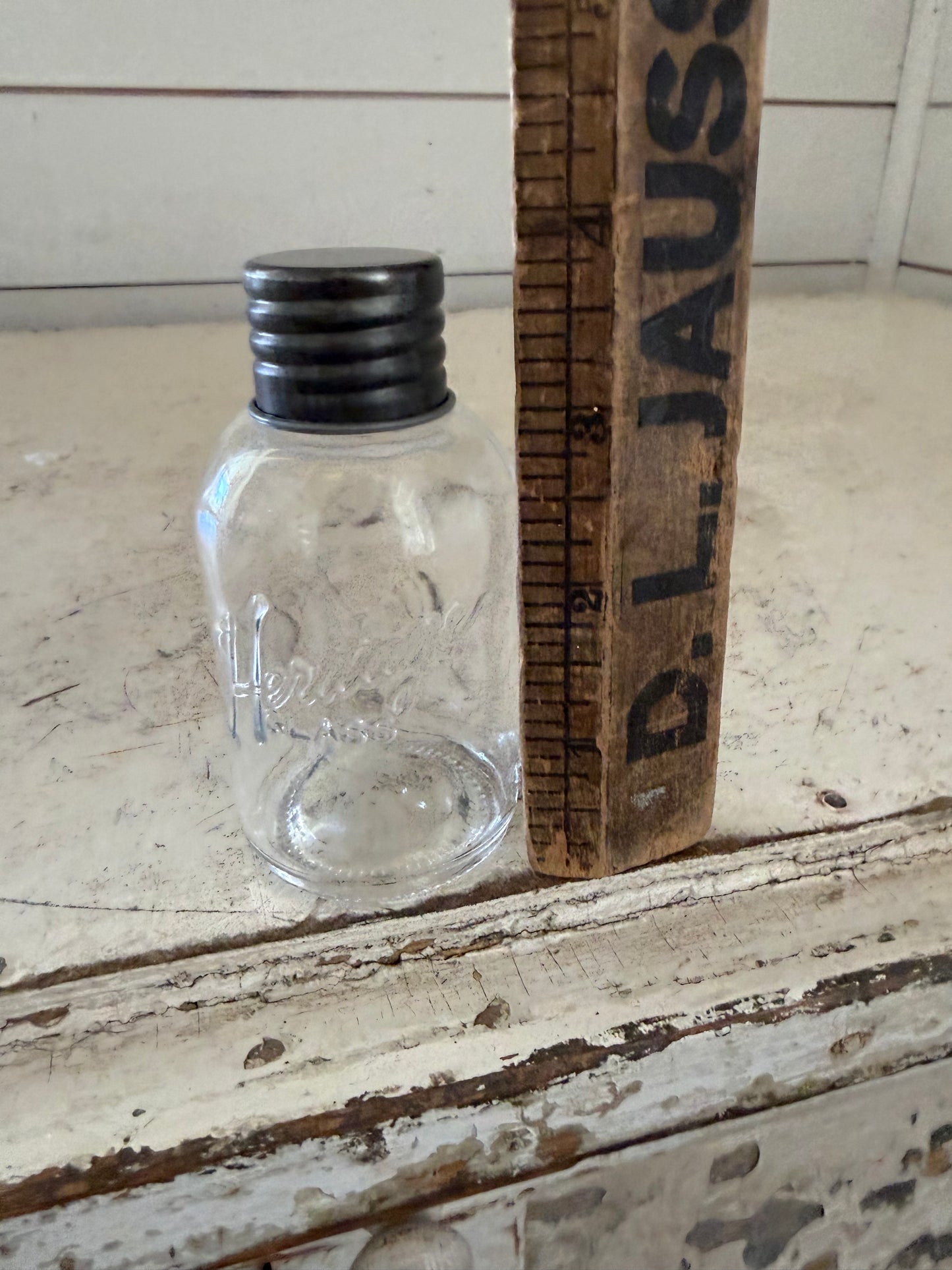 Small bottle with lid