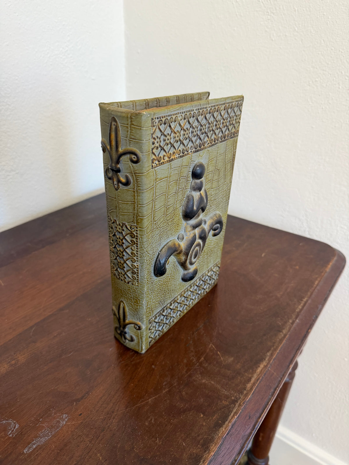 Book box decorative hidden storage