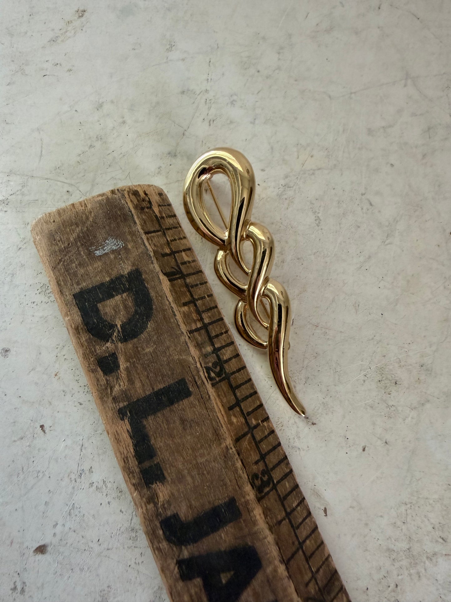 Vintage Monet Large Gold Tone Signed Triple Twisted Loop Chain Brooch