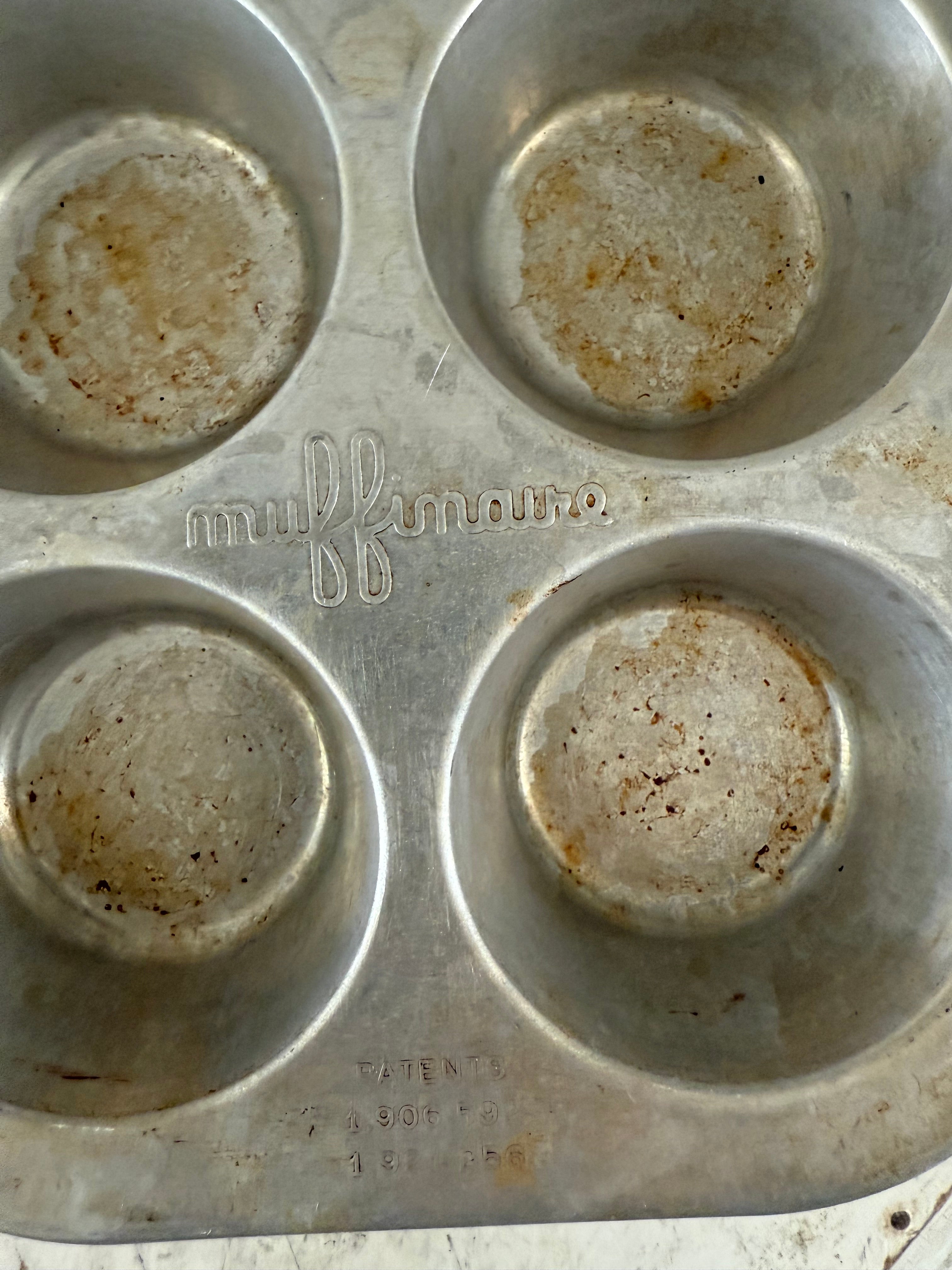 Muffinaire Aluminum Muffin Pan / sold individually