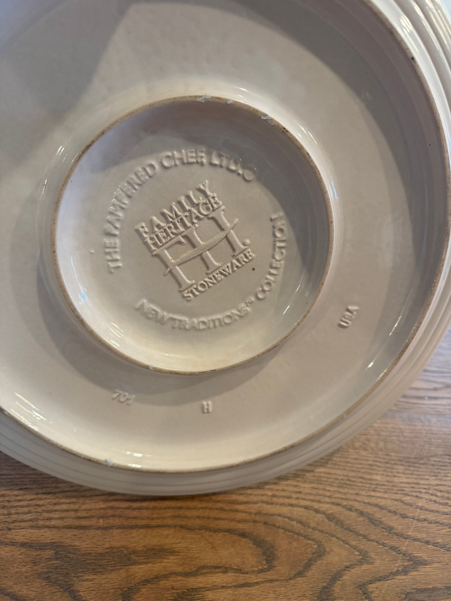 Pampered Chef New Traditions Family Heritage Stoneware Round Platter 13.5"