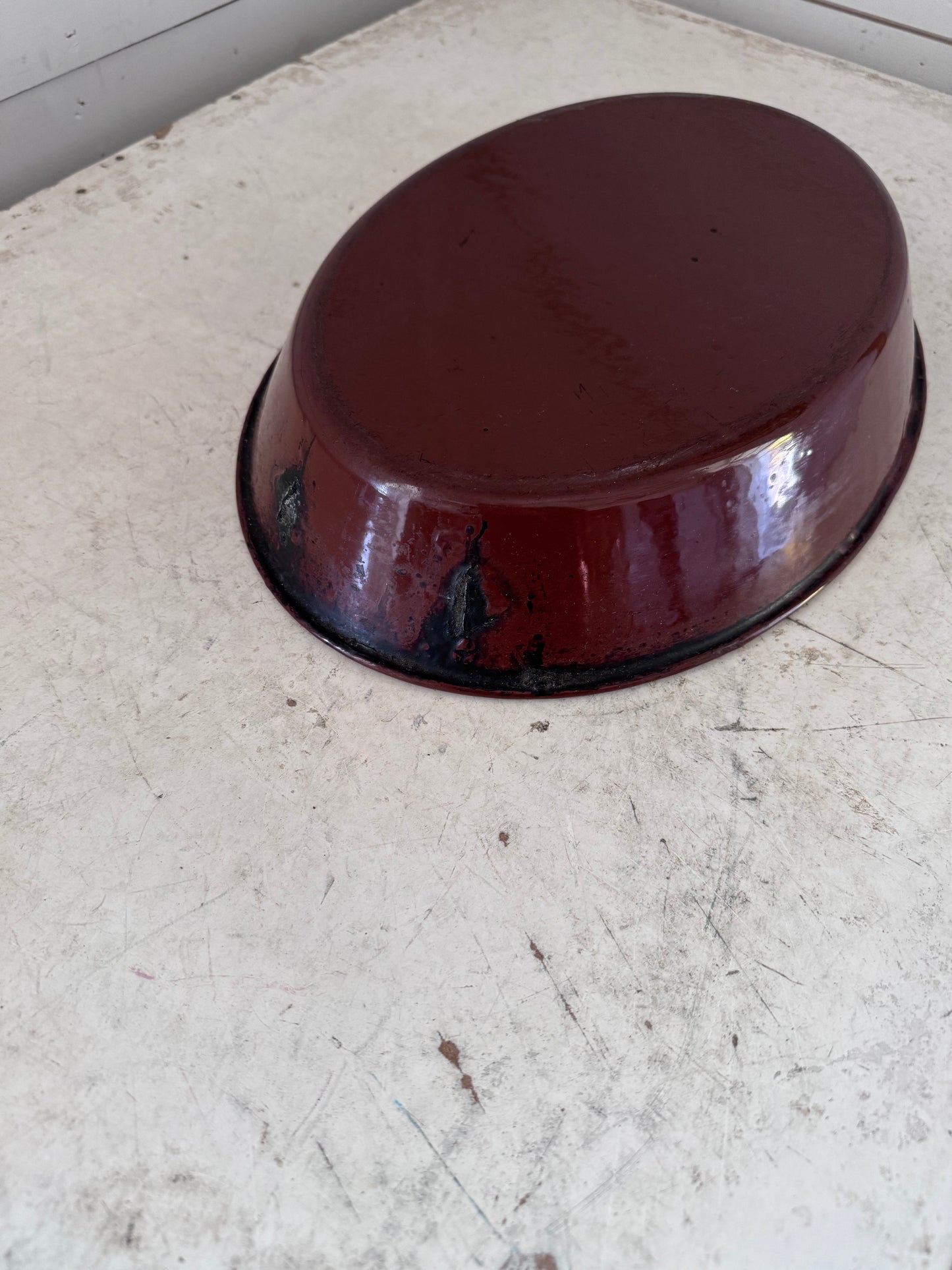 Marbled Brown Enamel Caserole Dish - Missing one handle