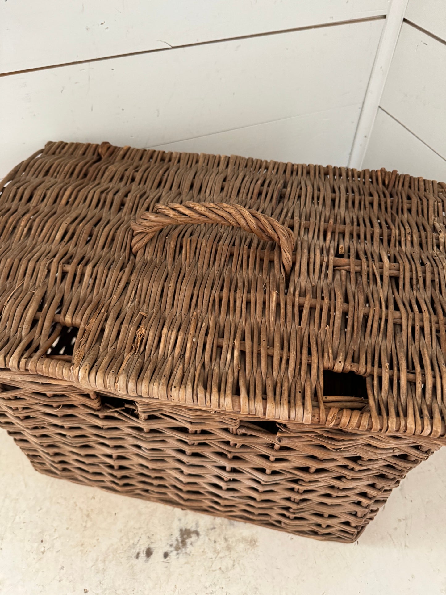 Antique English Wicker Hamper with lid and handle