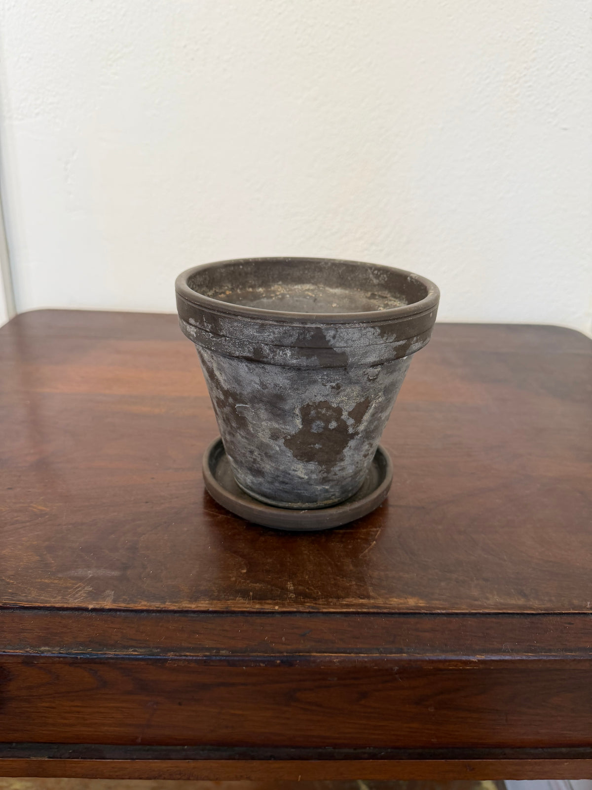 Vintage aged pot