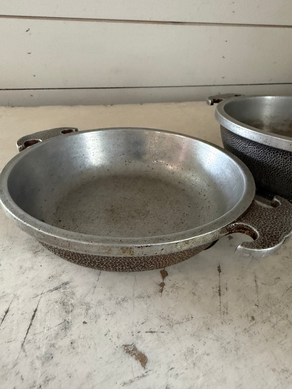 Vintage Guardian cookware set