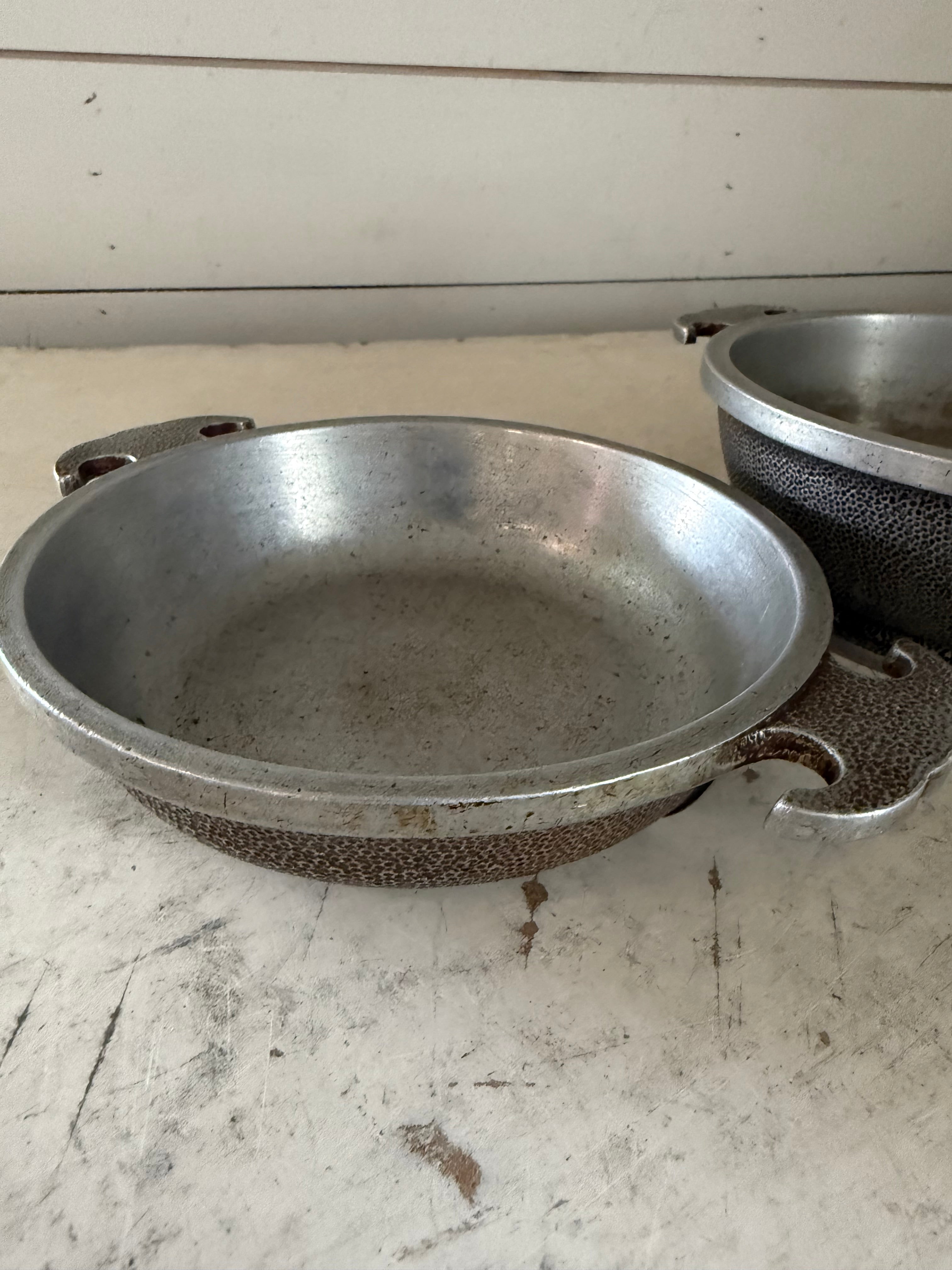 Vintage Guardian cookware set