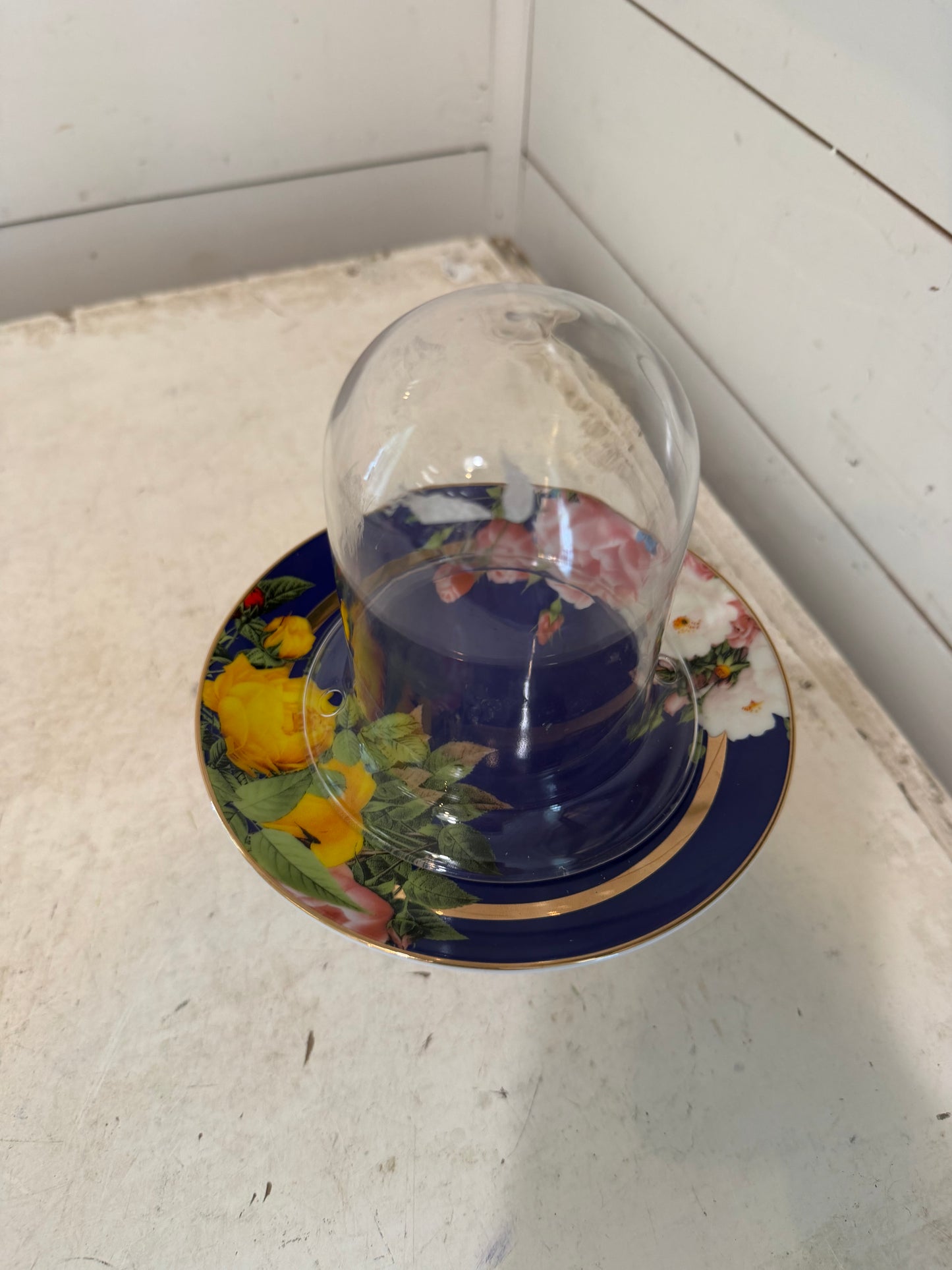 Mini cloche with floral plate