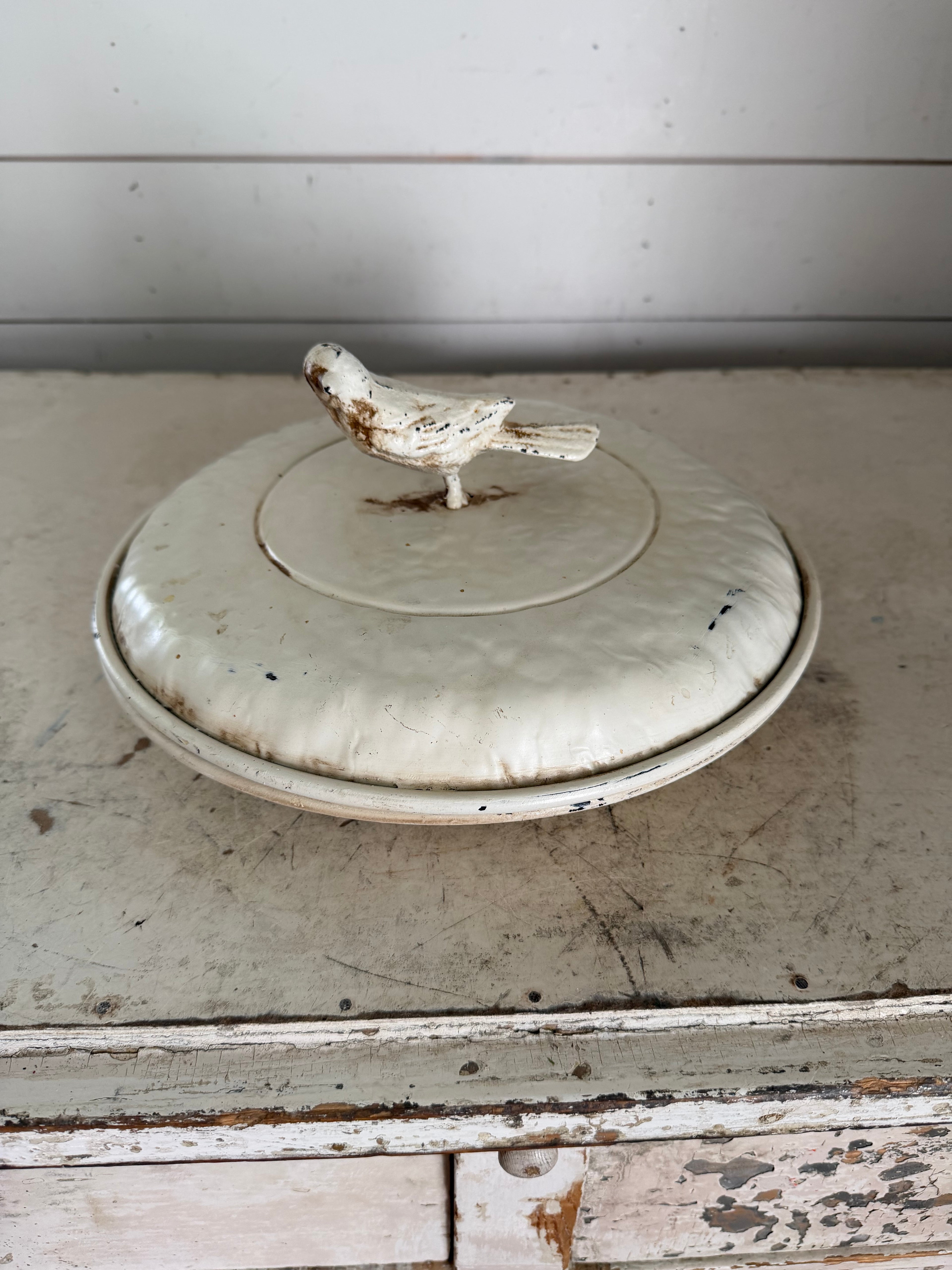 Metal Pie Holder With Cast Iron Bird Handle