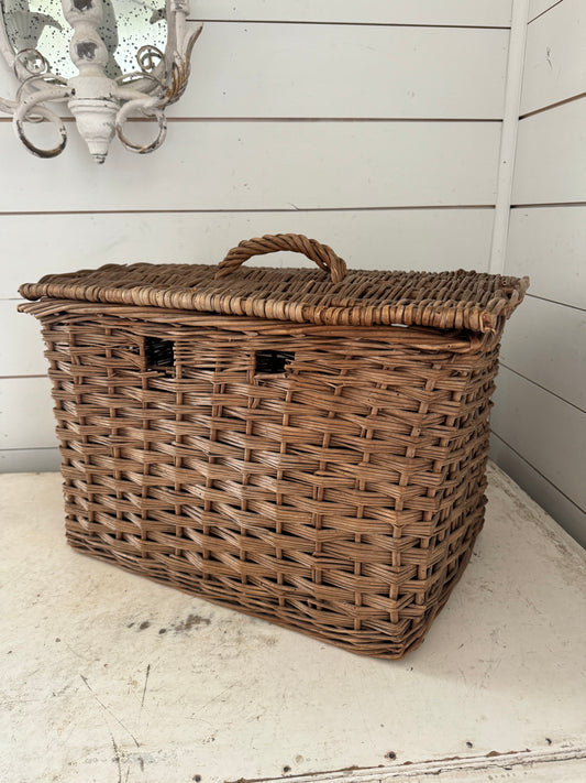 Antique English Wicker Hamper with lid and handle