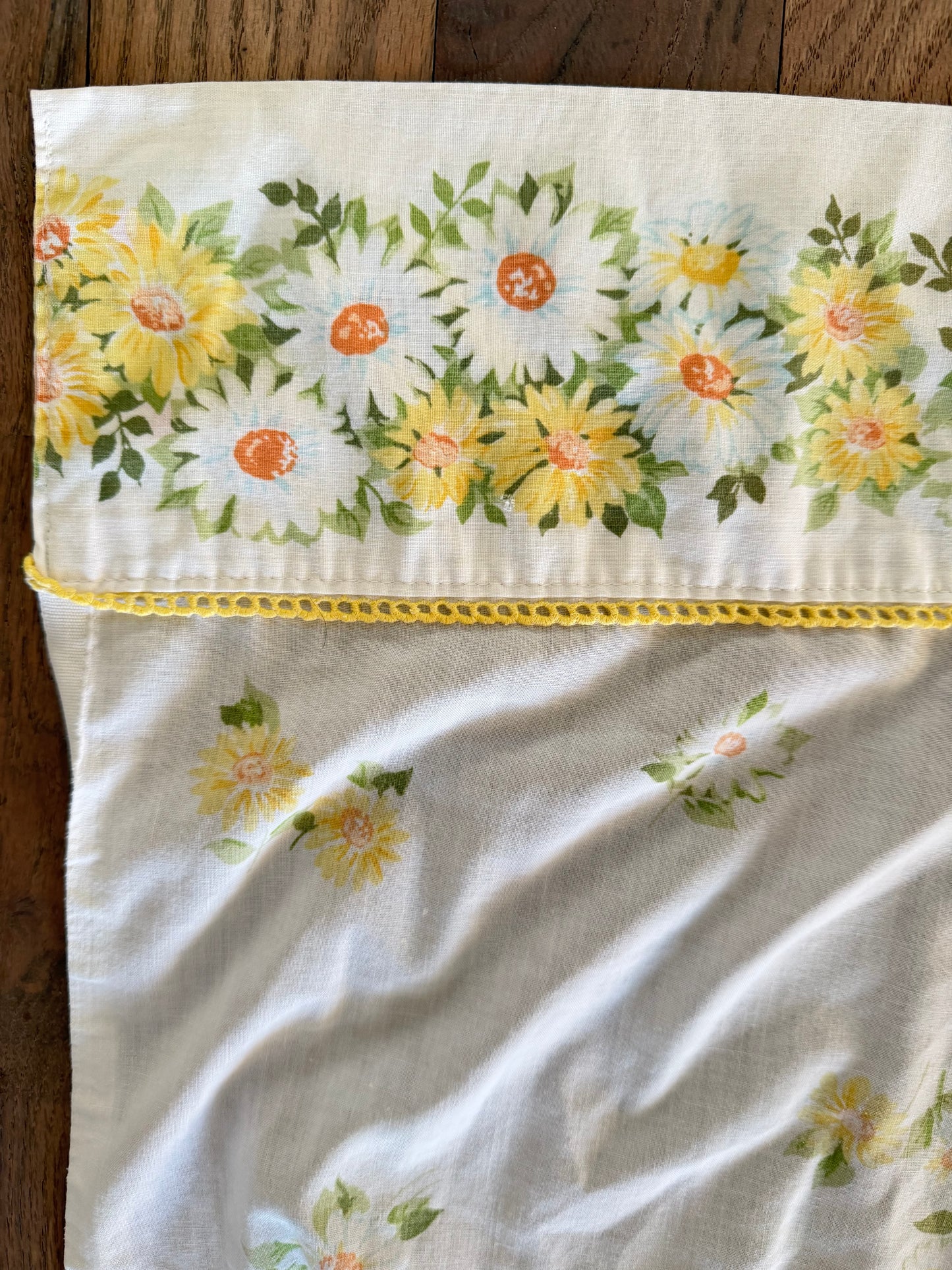 Yellow Daisy flower queen size, flat sheet embroidered